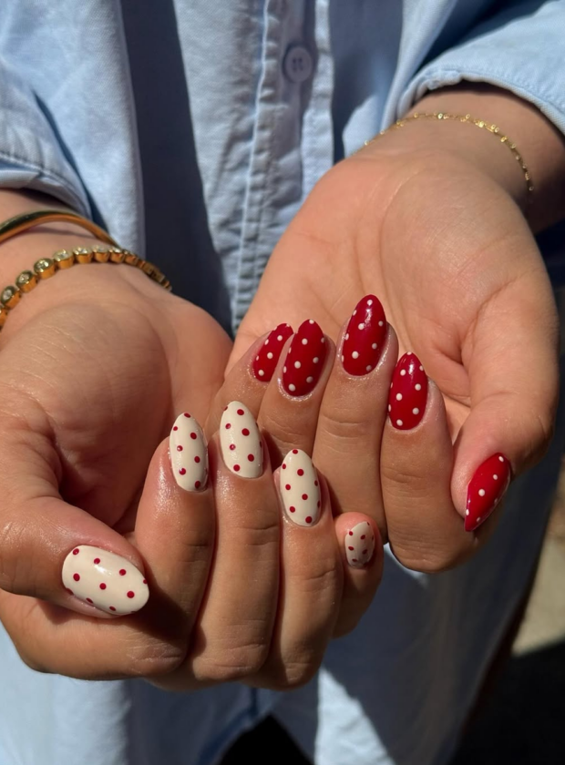 Unhas vermelhas decoradas: 10 ideias para reinventar a manicure