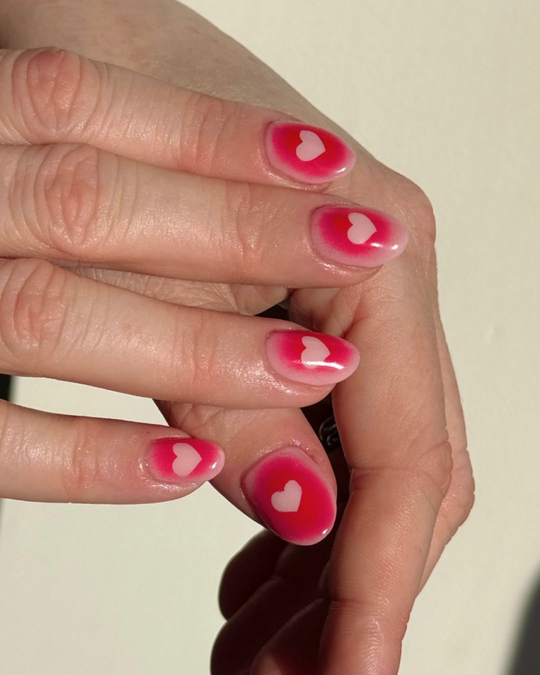 unhas vermelhas decoradas