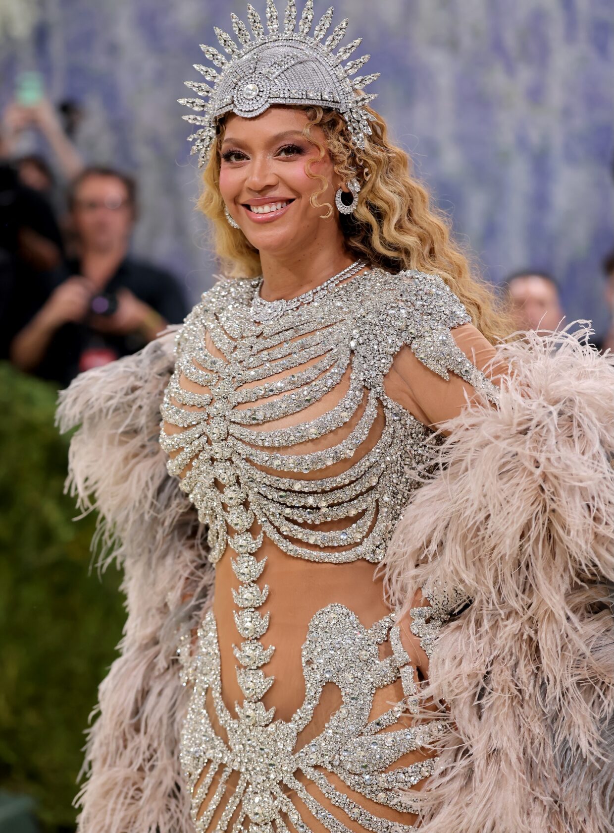 beyoncé retorna ao met gala após dez anos sem ir