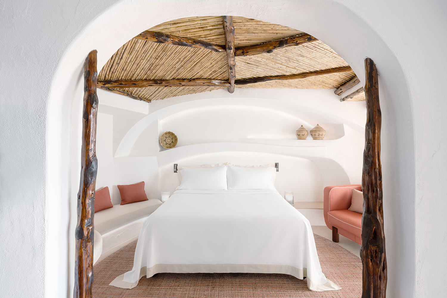 Contempirary Luxury Suite Restyling by Moinard Betaille 3