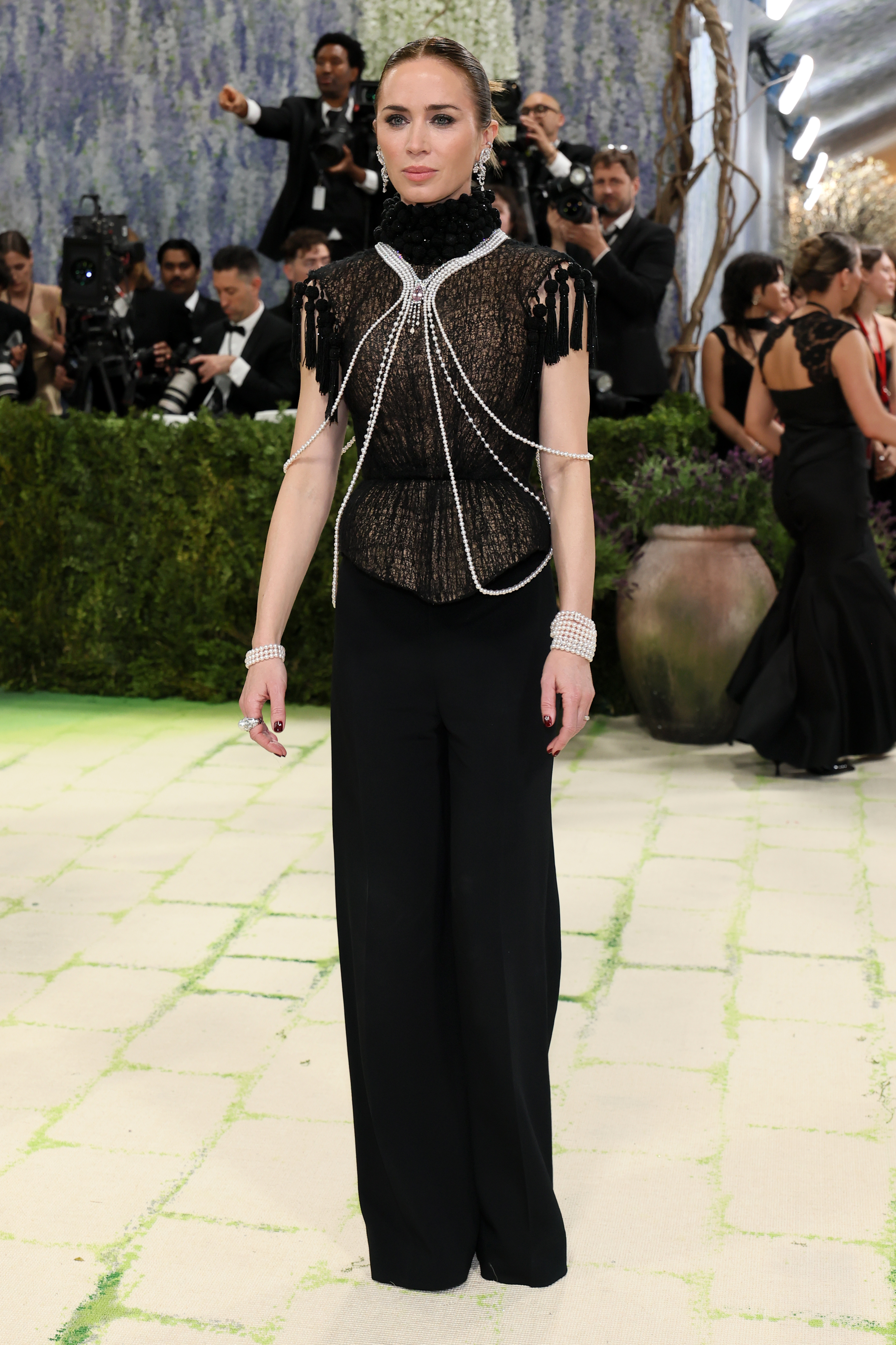 looks do met gala: emily blunt 