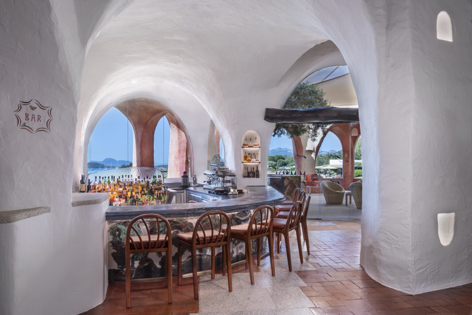 LUX OLBLC Lobby Bar