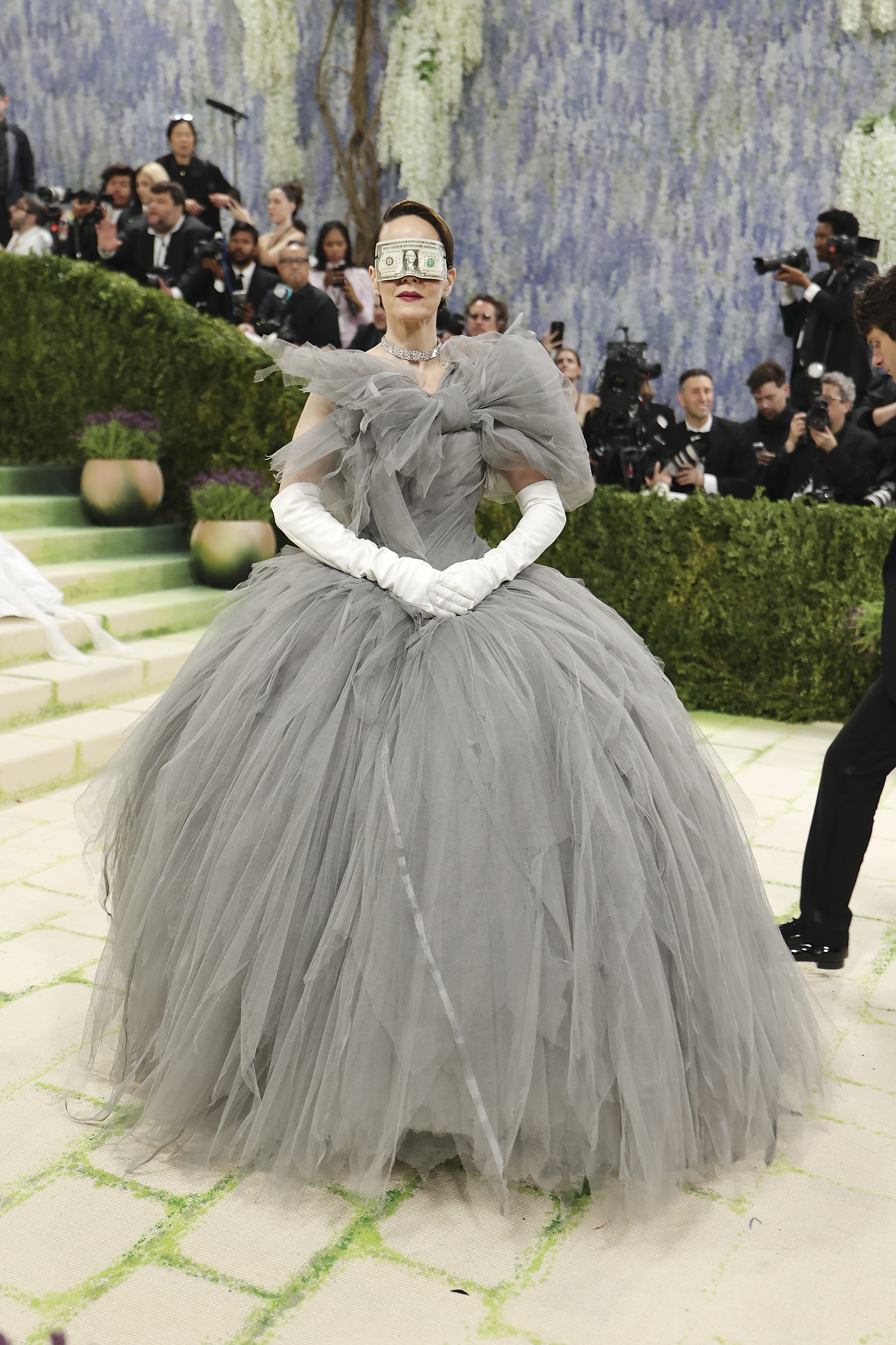 looks do met gala: sarah paulson