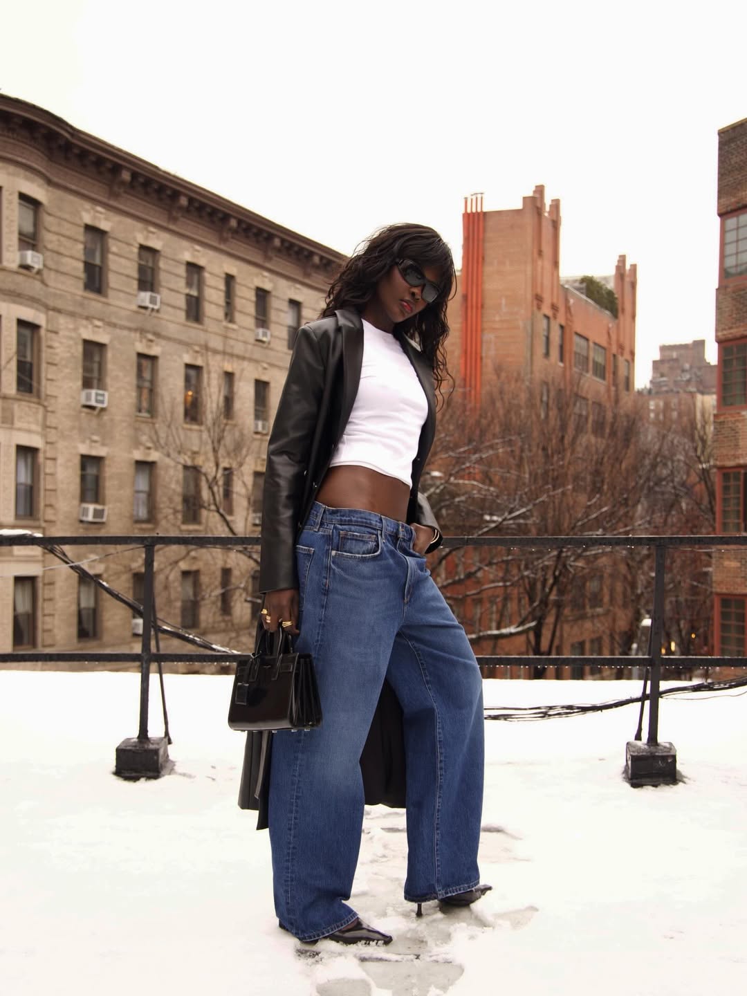 look com calça jeans de cintura baixa