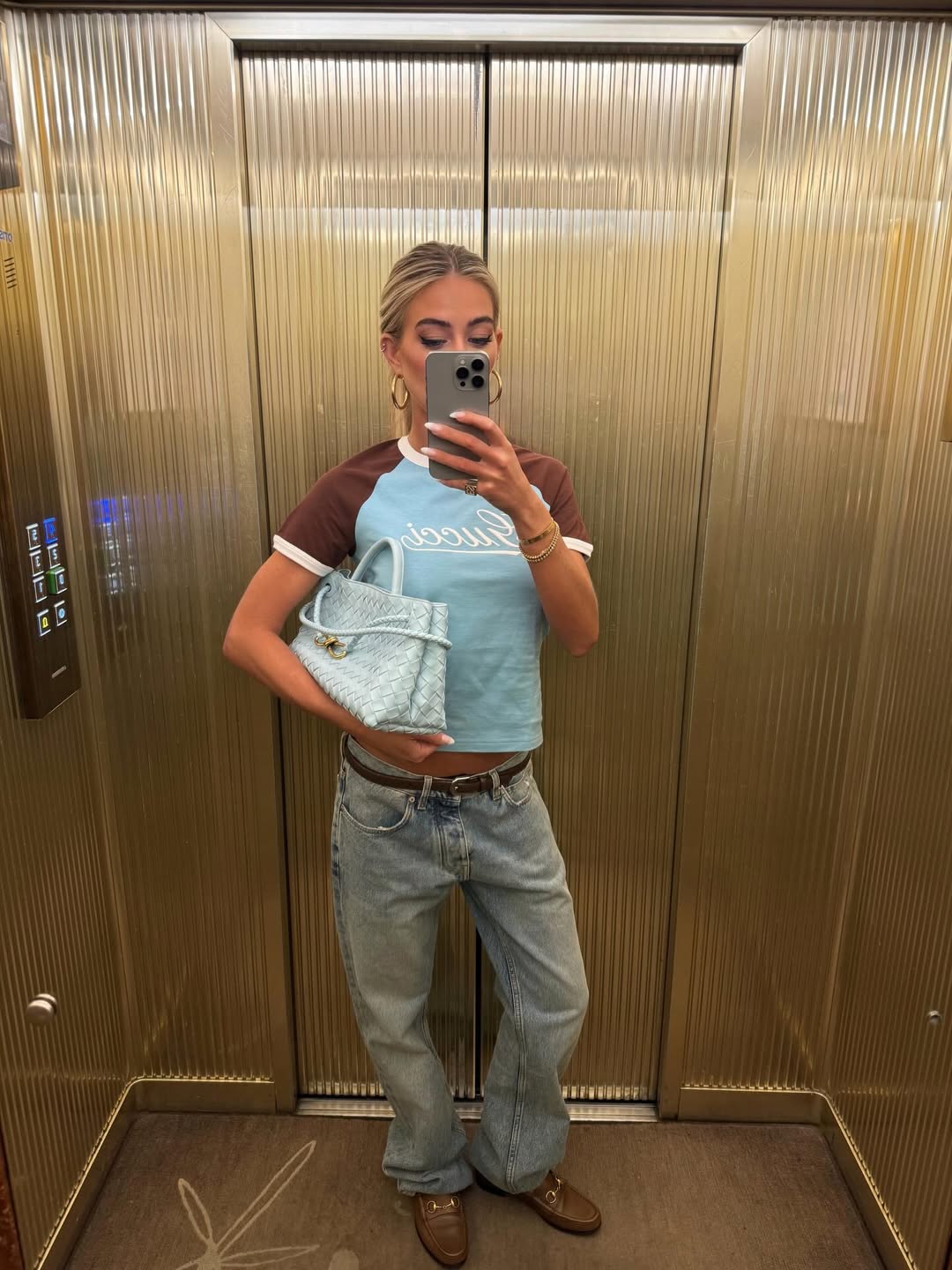 look com calça jeans de cintura baixa