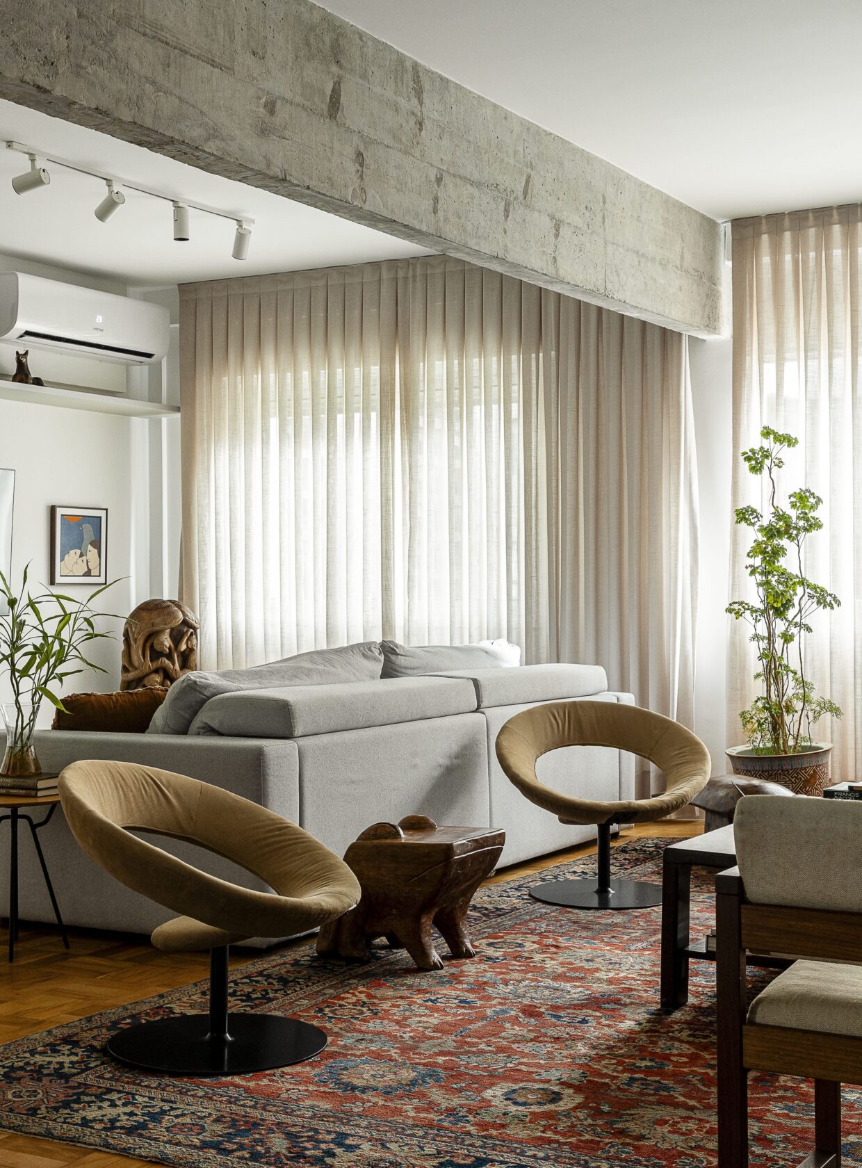 Cortina para sala: como a escolha da peça pode mudar o décor do ambiente