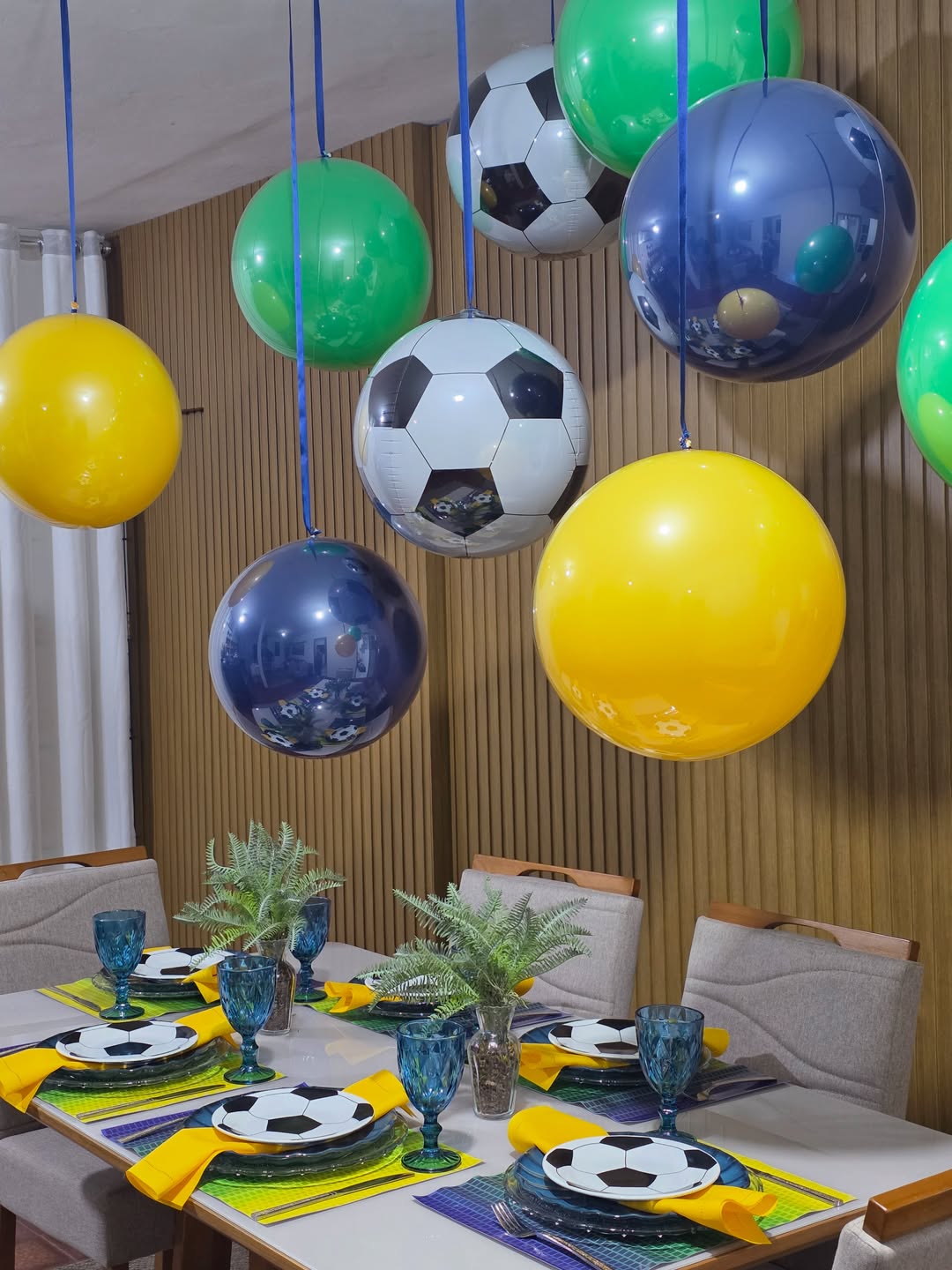 Vai receber em casa? 5 jeitos de adotar a decoração para a Copa do Mundo – da louça aos enfeites