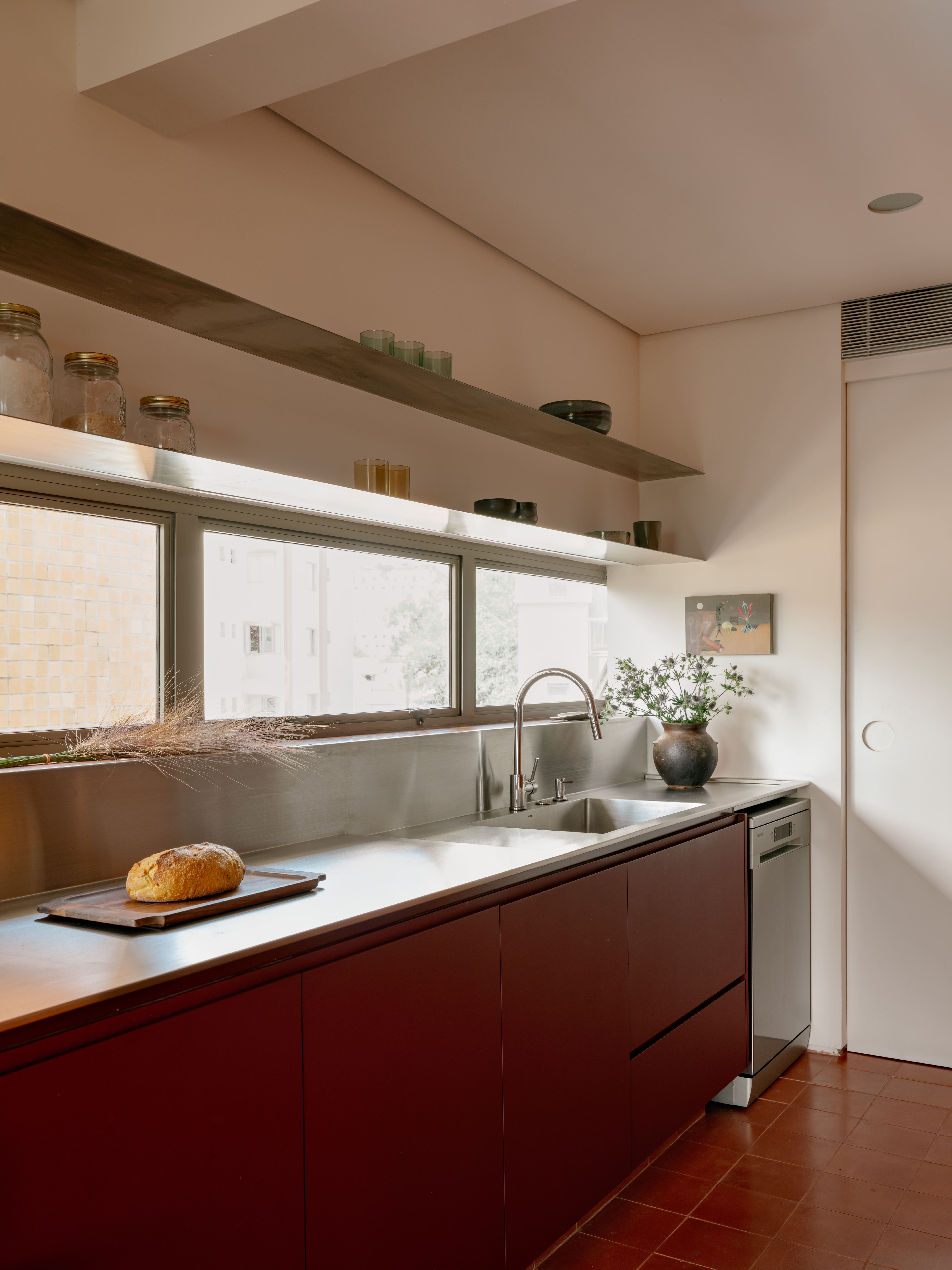 Aço inox na cozinha é a tendência de decoração da vez Aço inox na cozinha é a tendência de decoração da vez