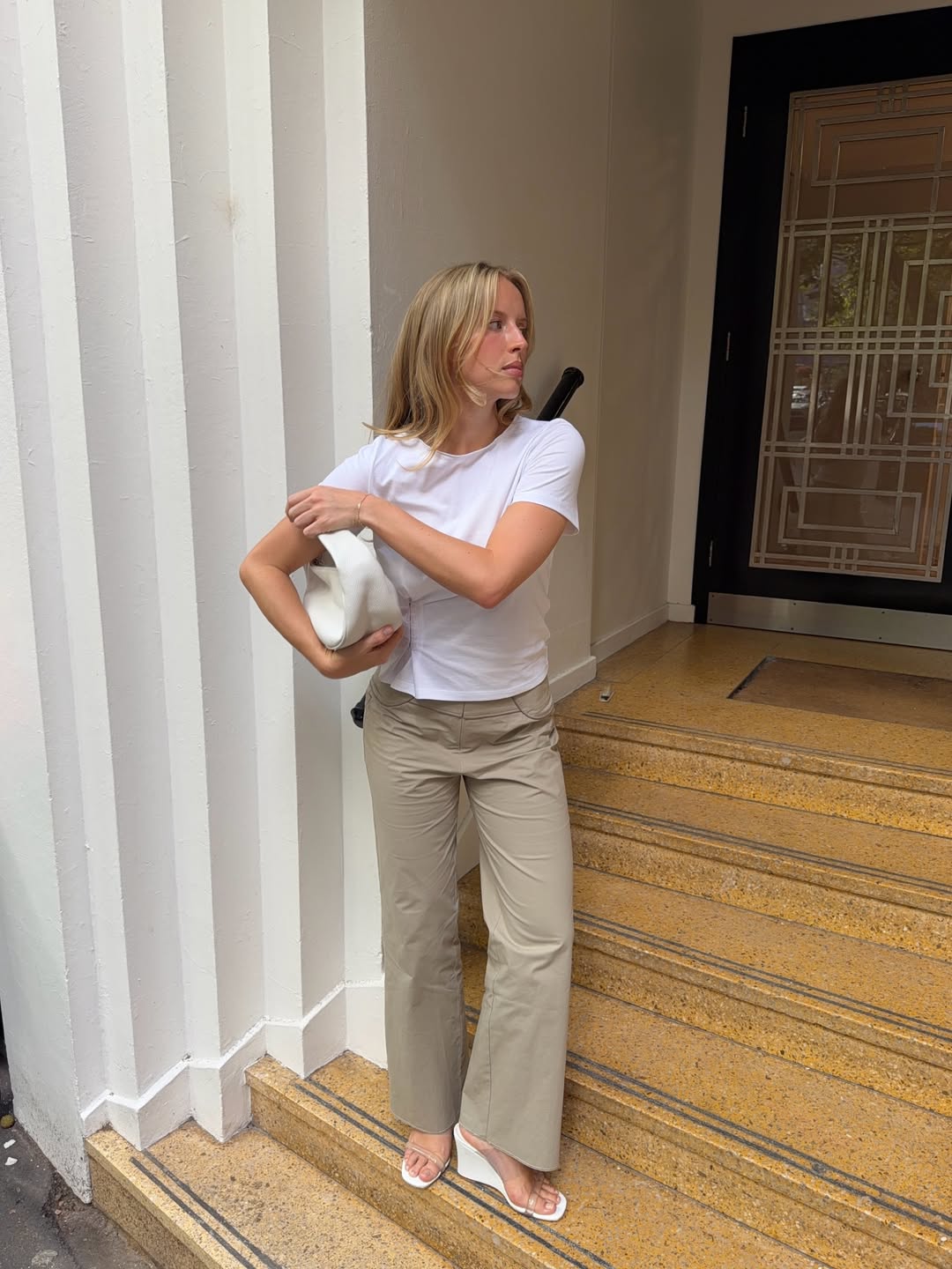 looks com salto anabela 