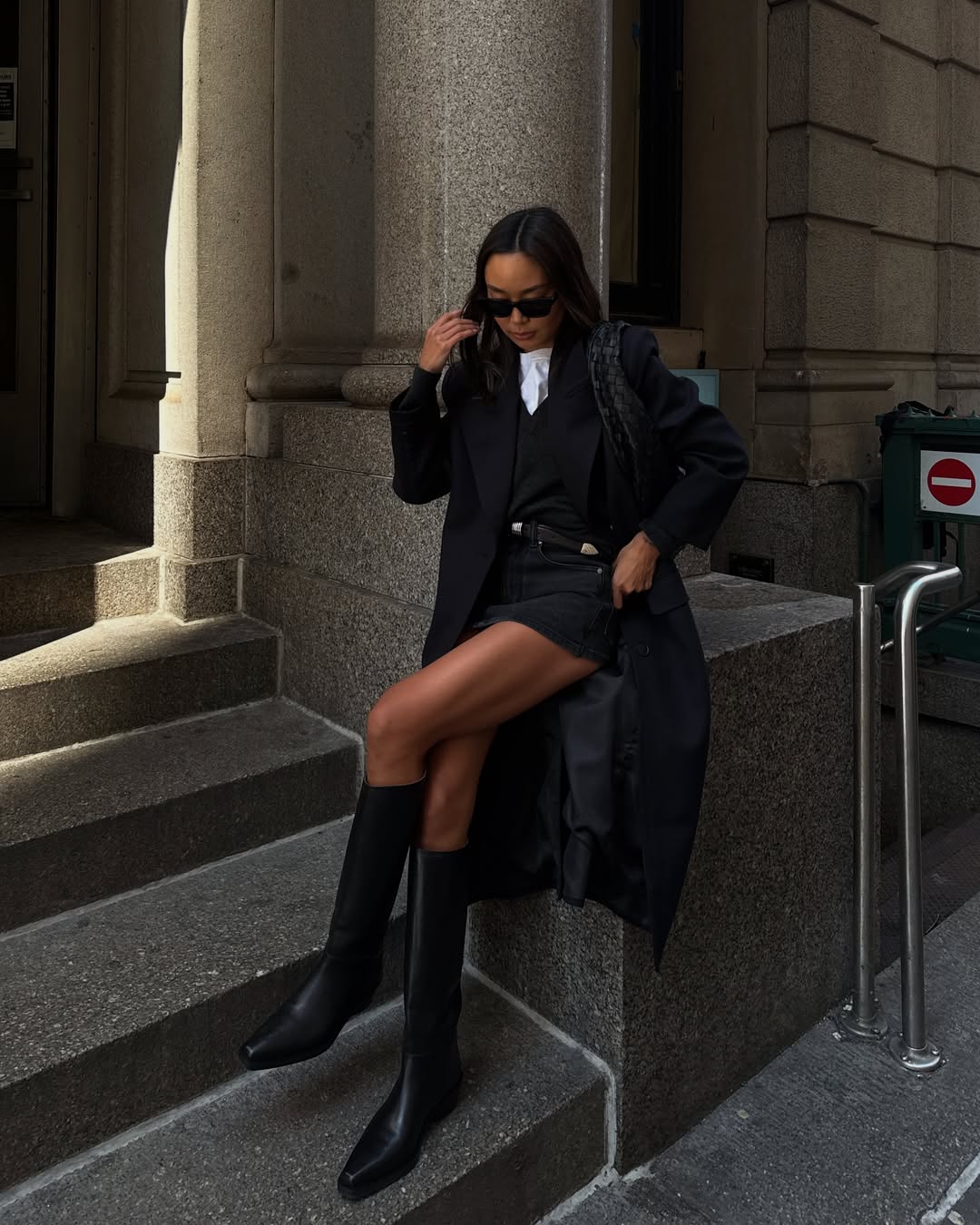 looks com sobretudo preto