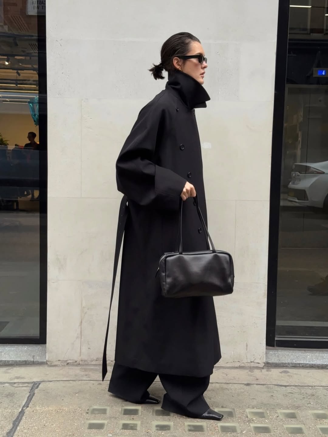 looks com sobretudo preto