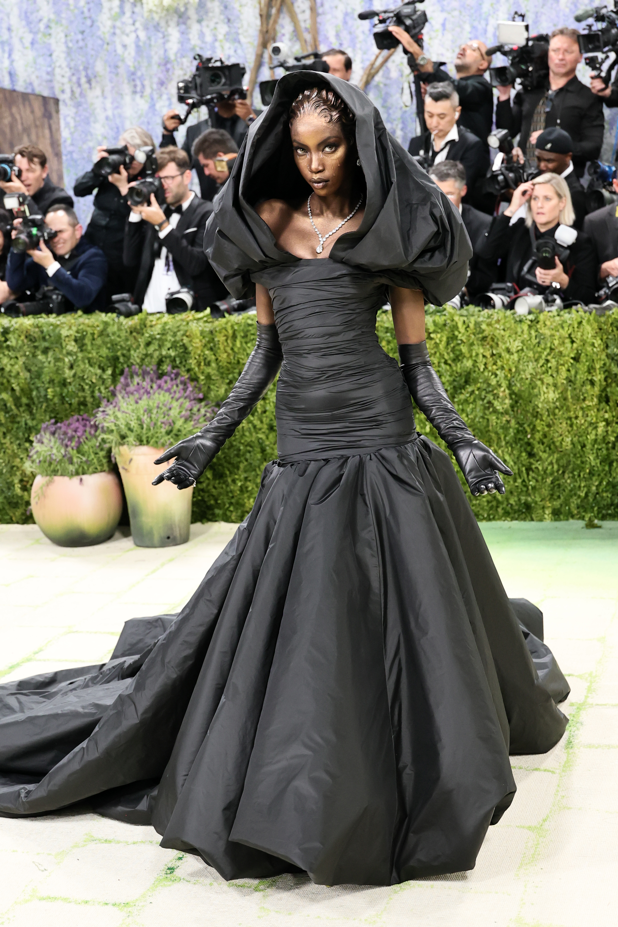 looks d met gala: anok yai