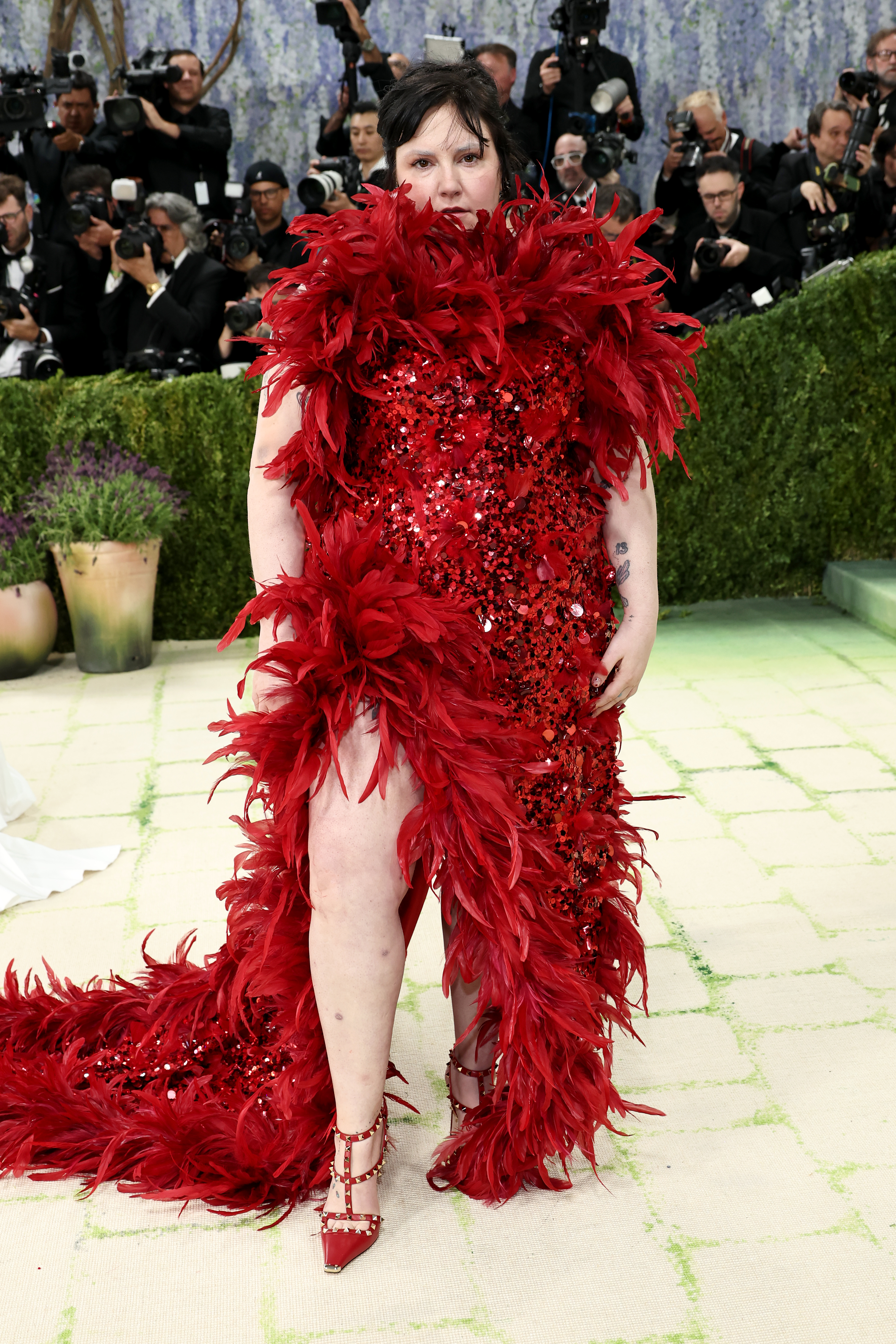 looks do met gala: lena dunham
