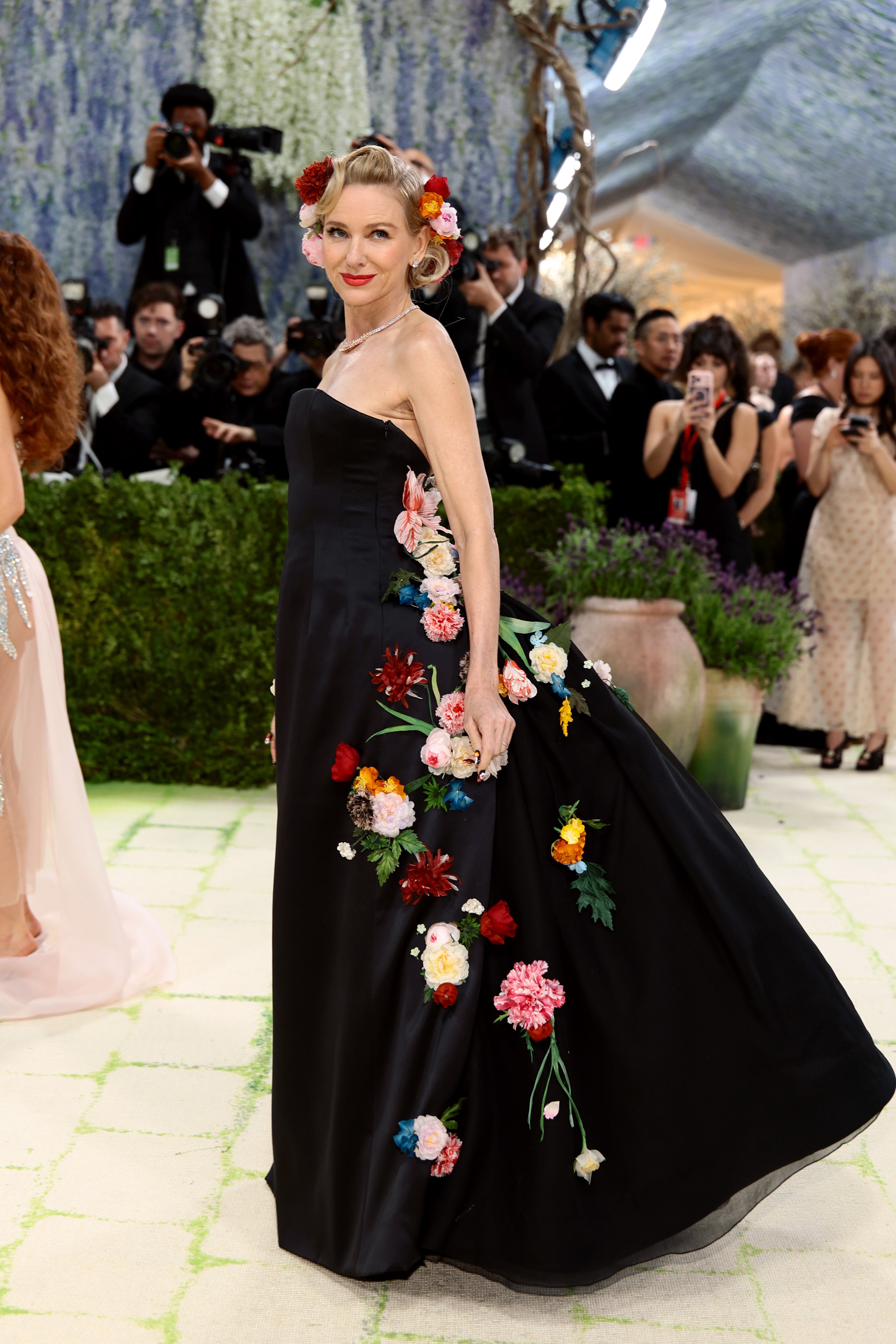 looks do met gala: Naomi Watts