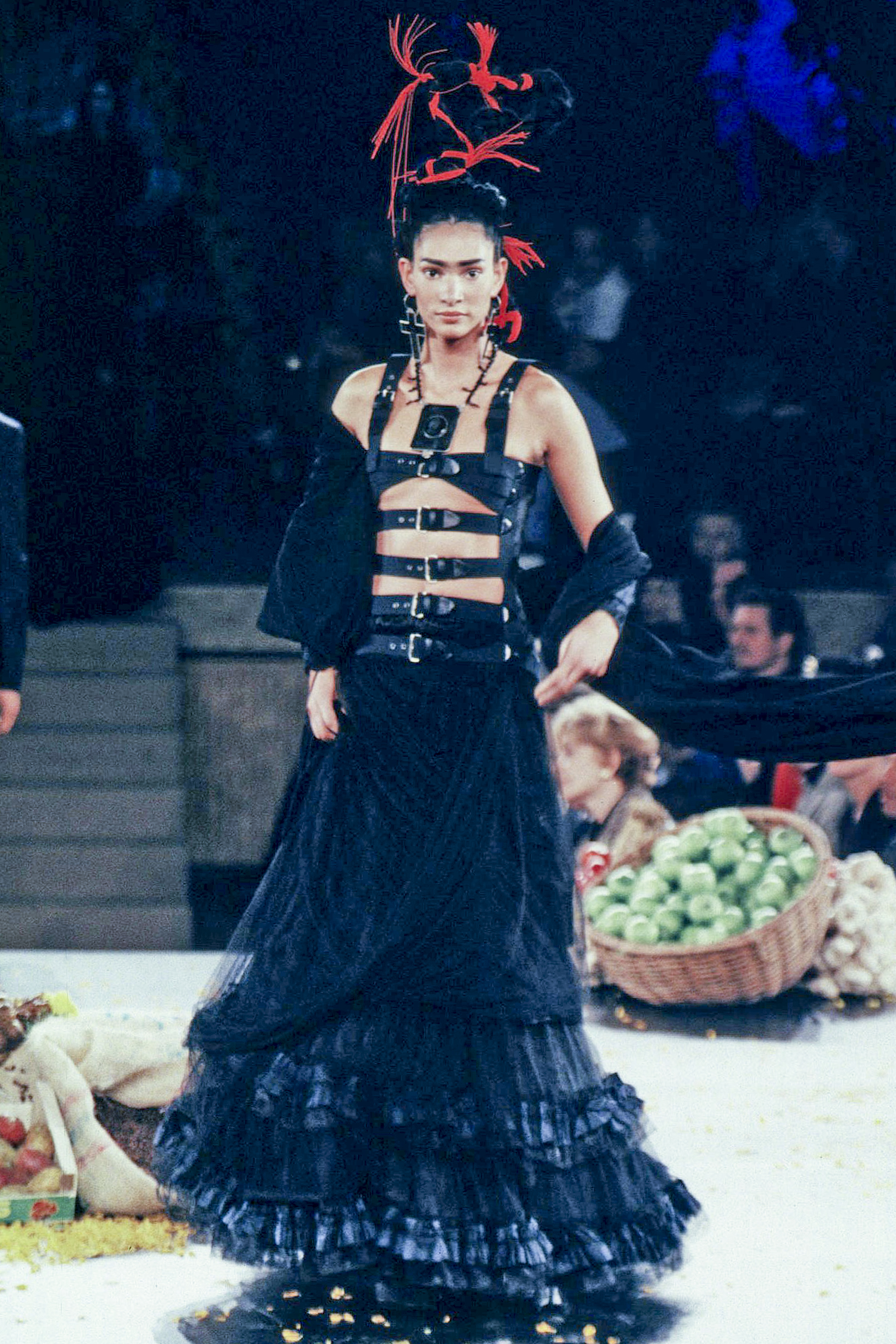 encontros entre moda e arte: jean paul gaultier verão 1998 inspirado em frida kahlo