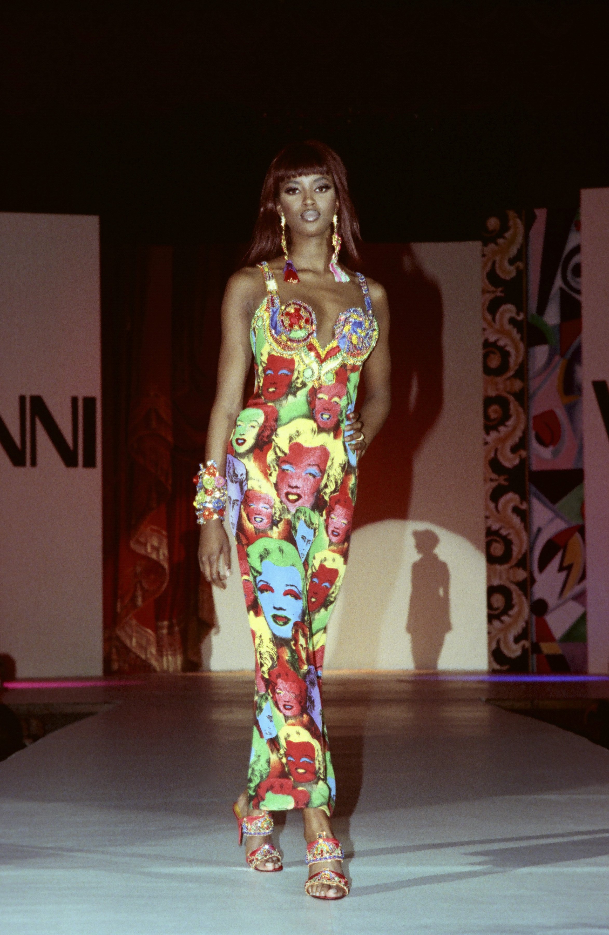 encontros entre moda e arte: versace e andy warhol