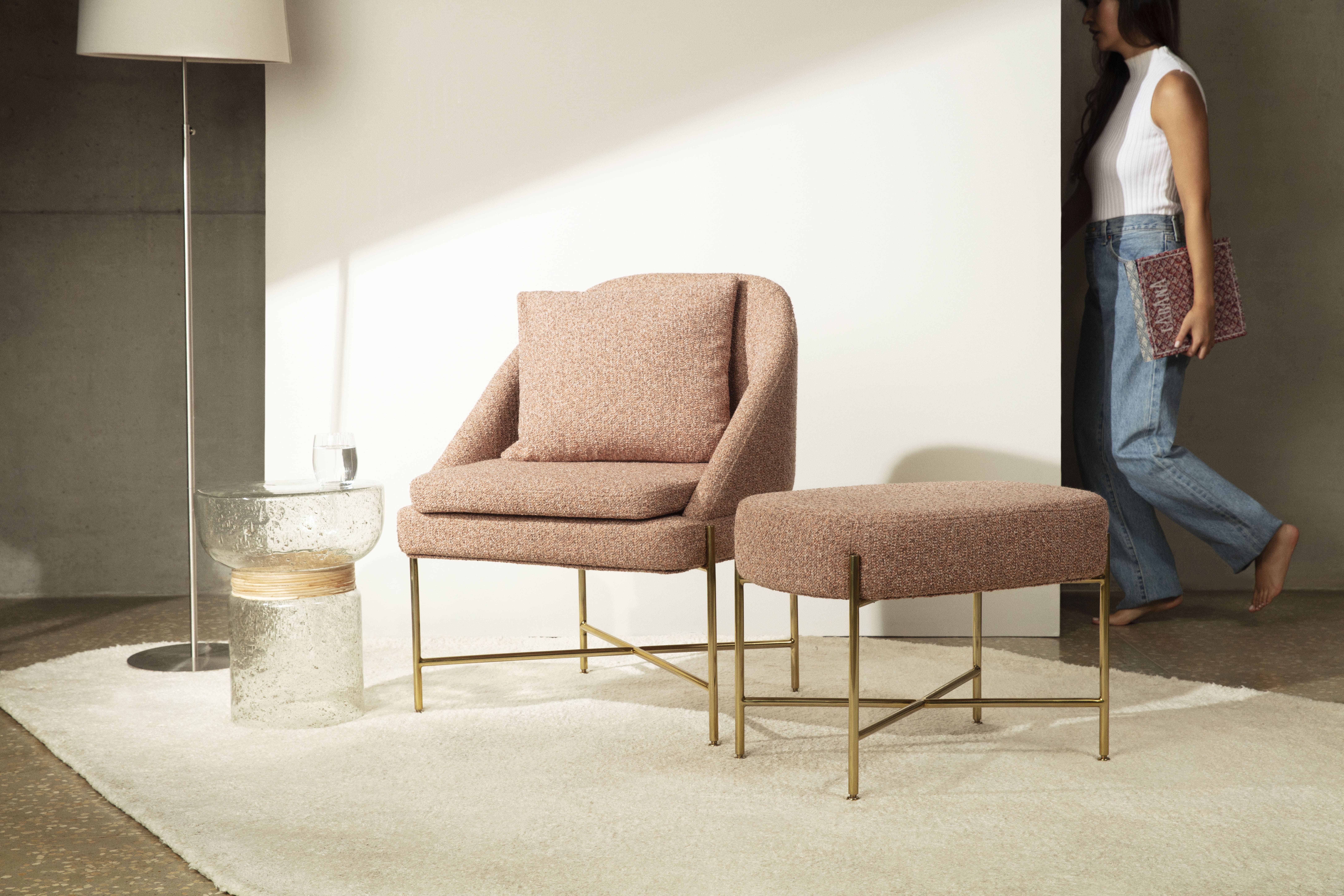 Cansou do visual? 5 opções de poltronas para a sala de estar que revitalizam o décor