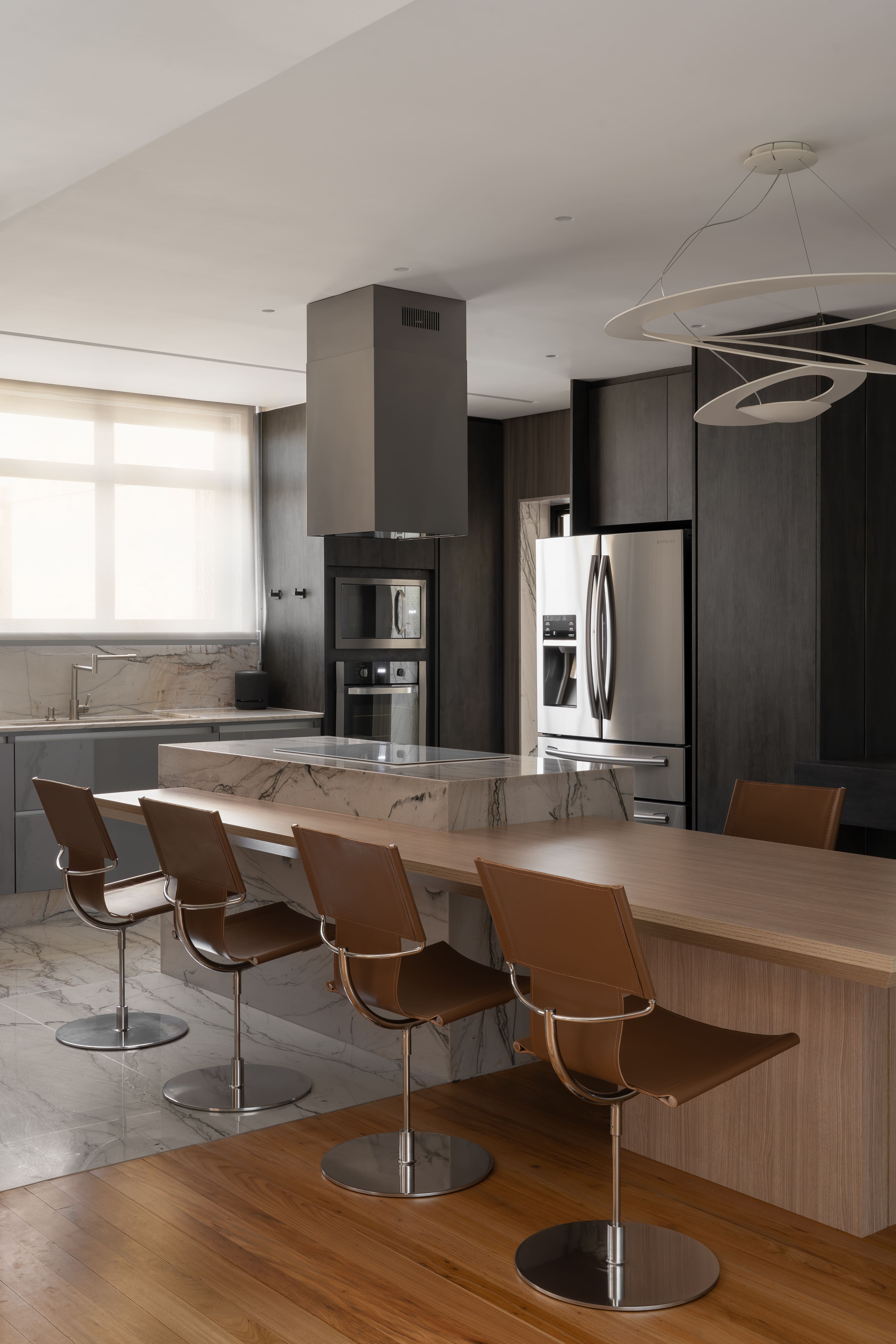 Aço inox na cozinha é a tendência de decoração da vez Aço inox na cozinha é a tendência de decoração da vez