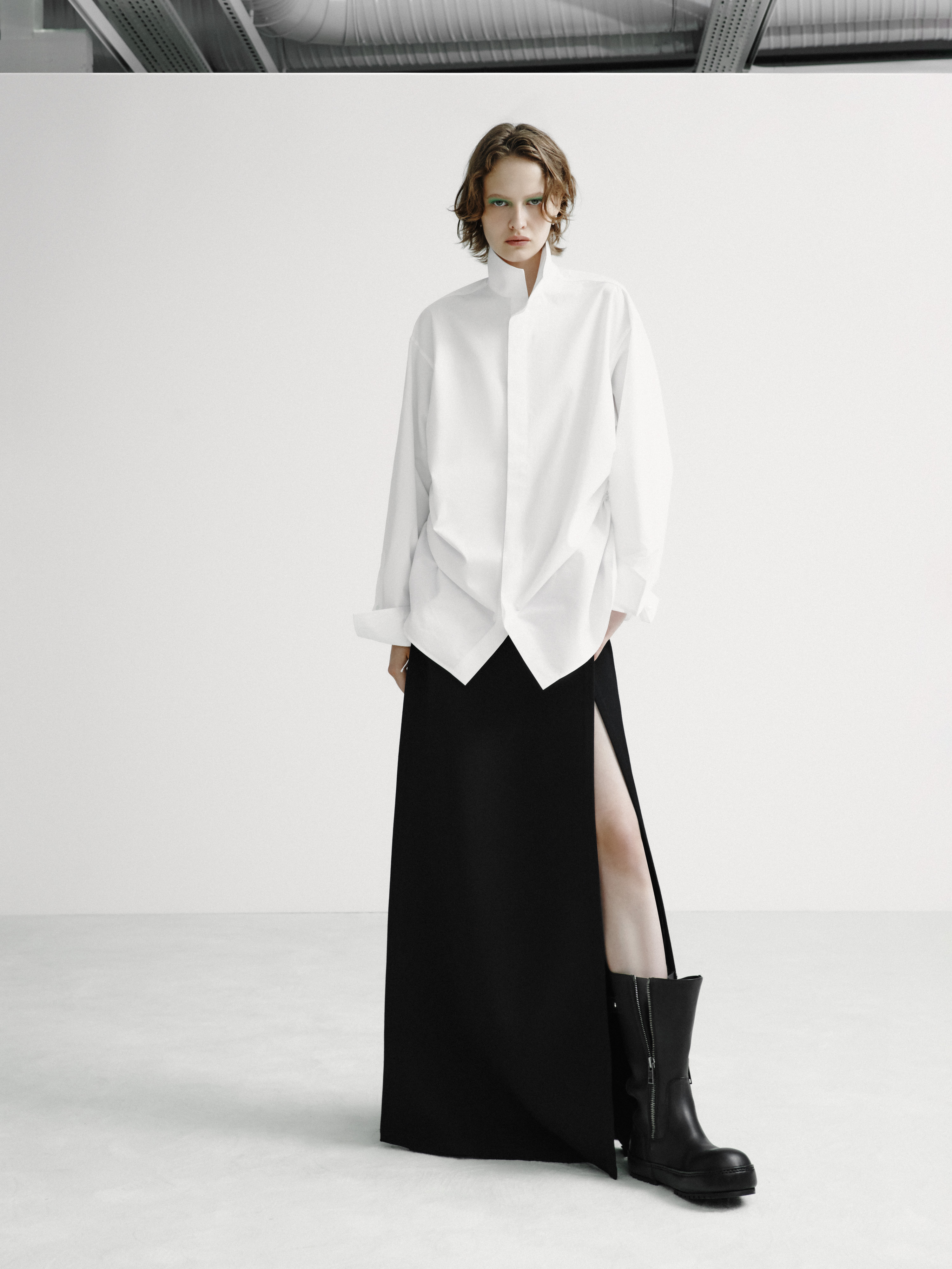 Sem tamanhos fixos, Balenciaga apresenta roupas ajustáveis em coleção de verão 2027 Balenciaga, verão 2027.