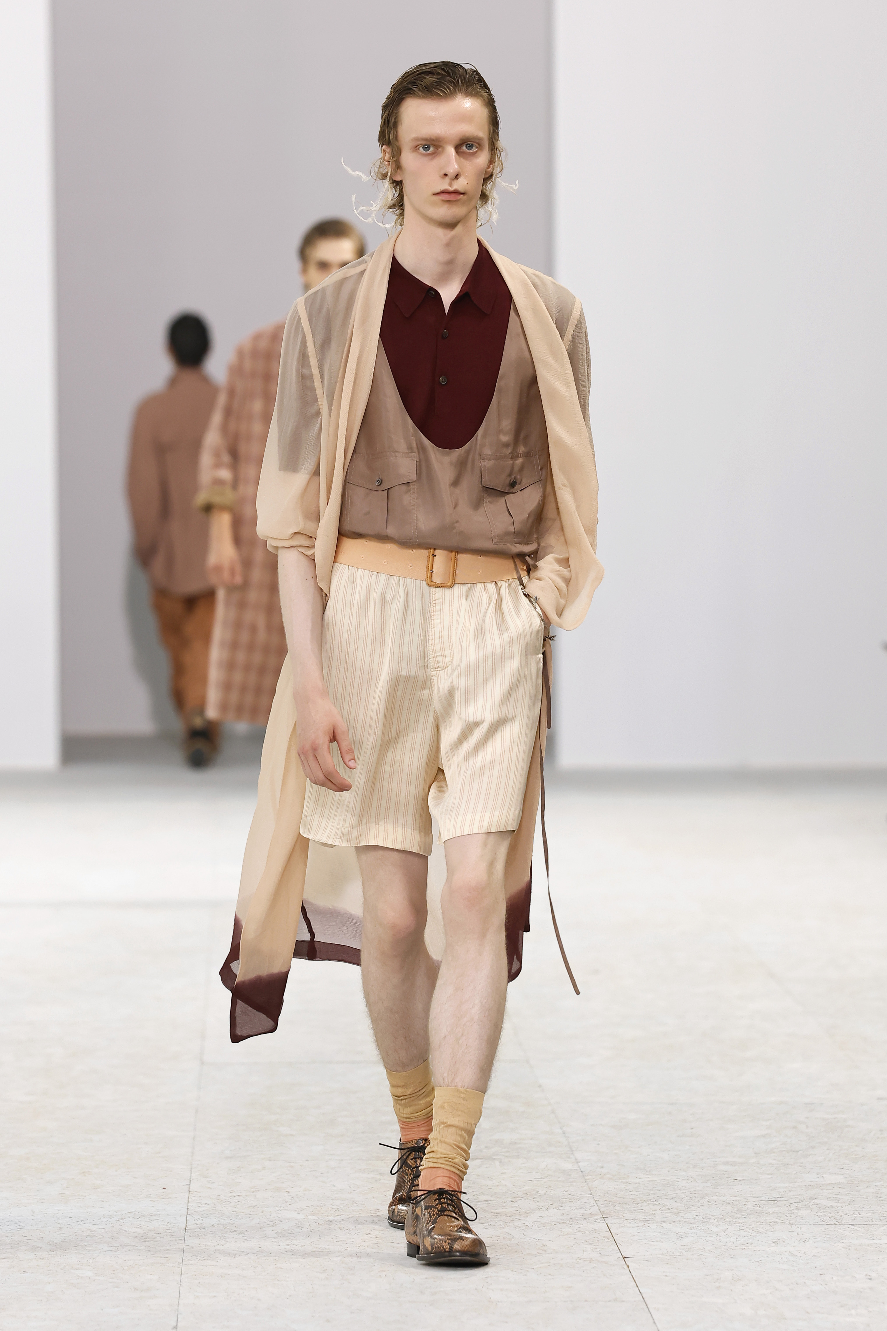 Dries Van Noten, verão 2027 masculino. 