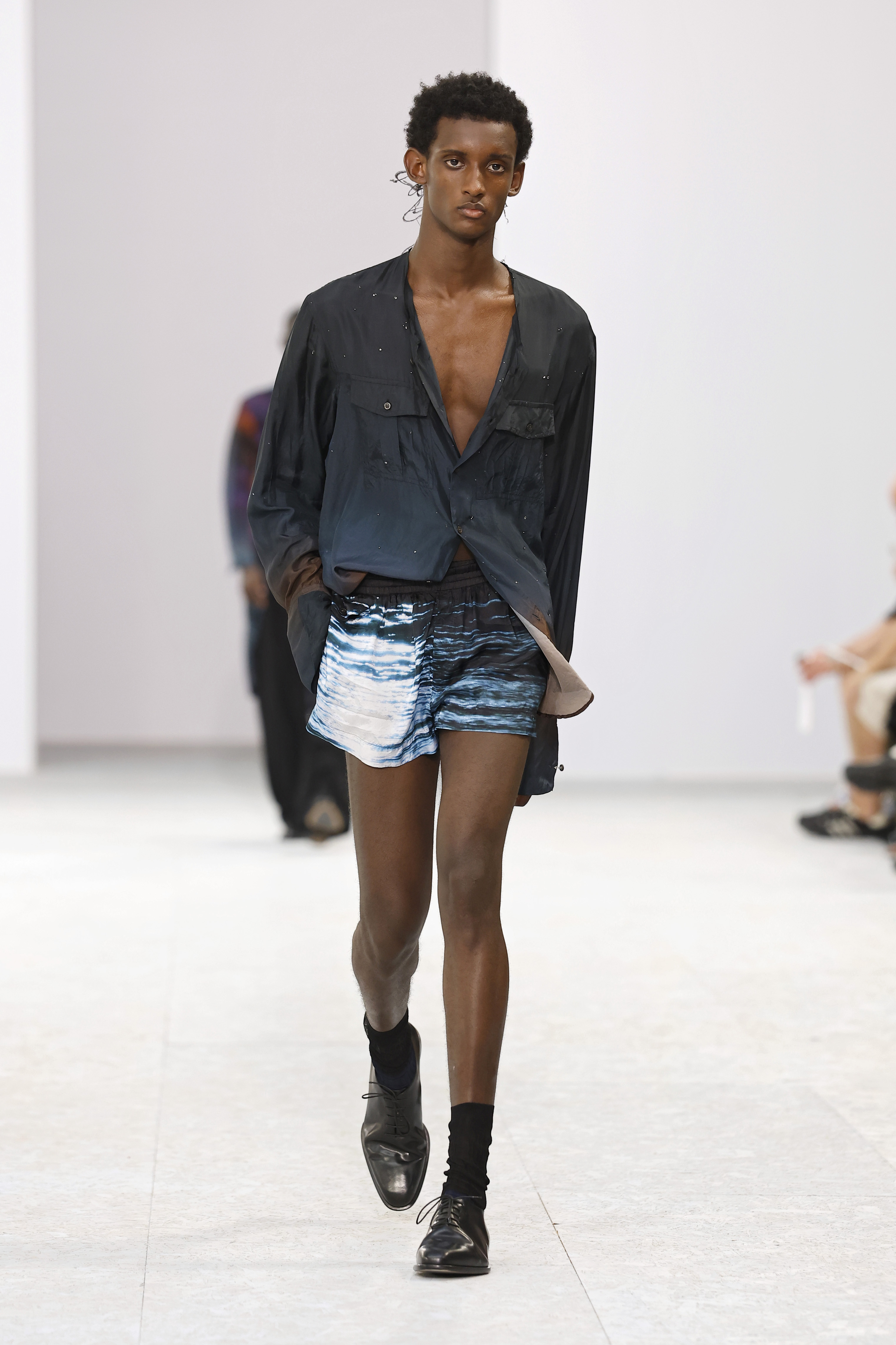 Dries Van Noten, verão 2027 masculino. 