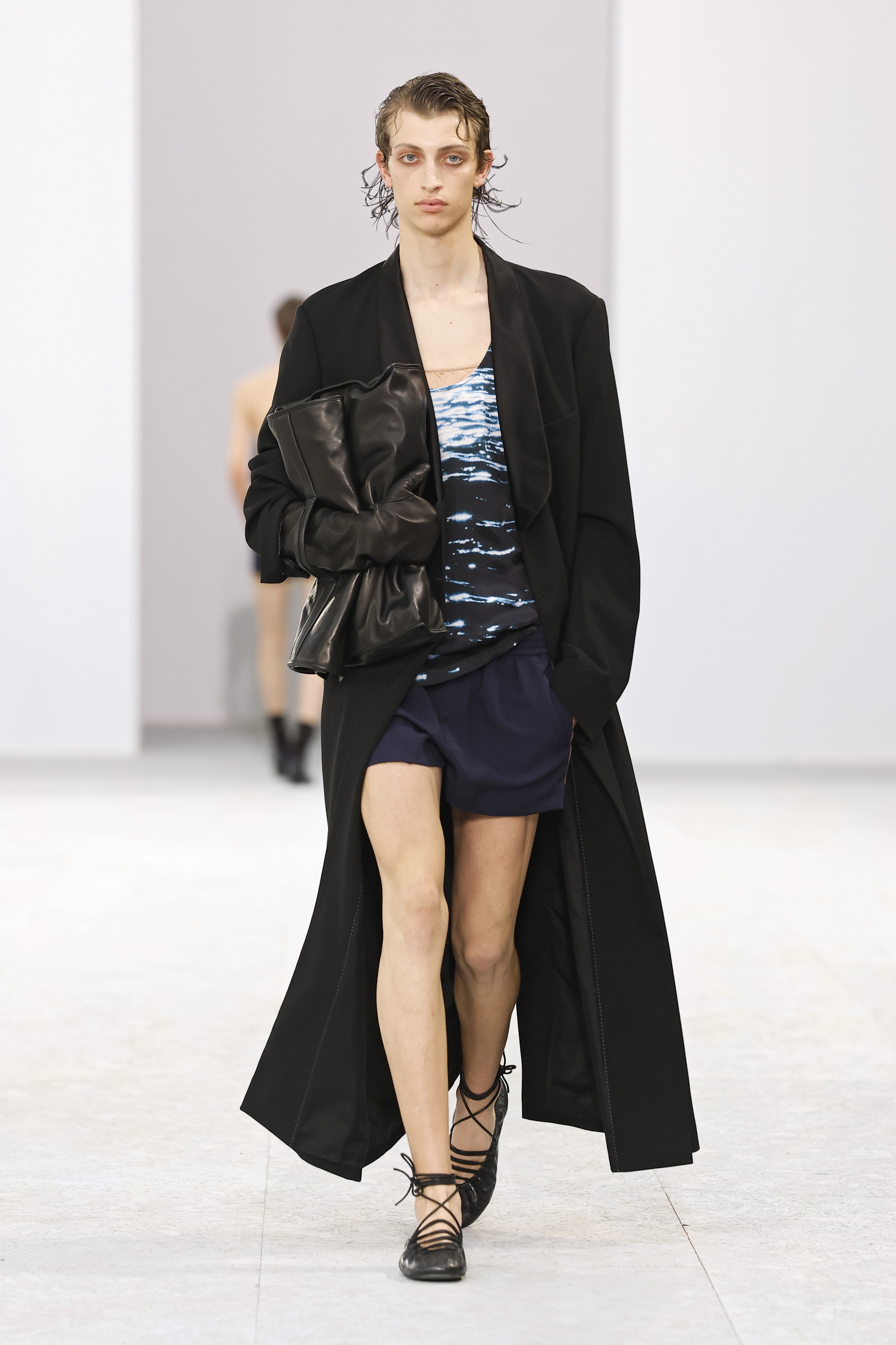 Dries Van Noten, verão 2027 masculino. 