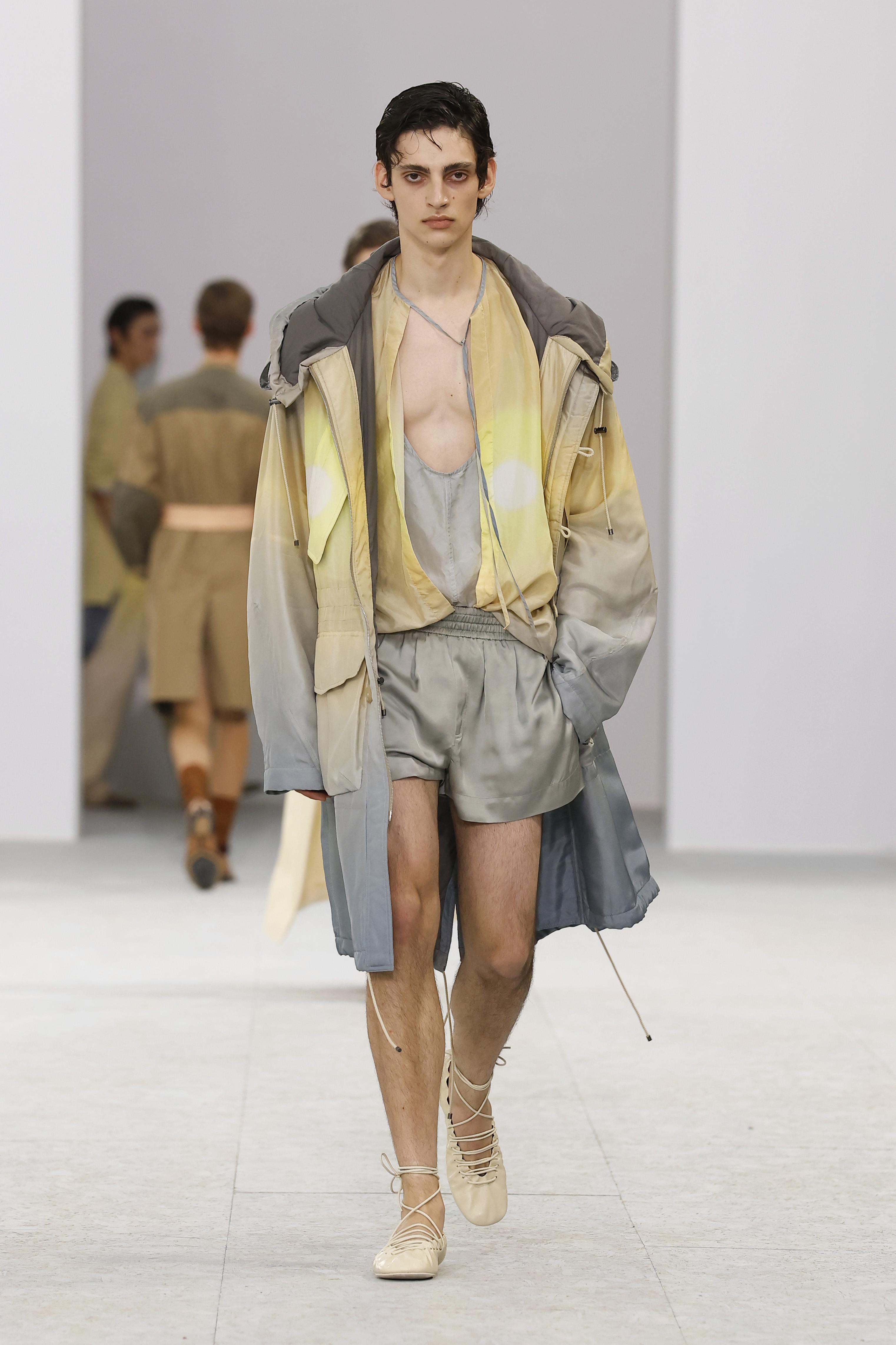 Dries Van Noten, verão 2027 masculino. 