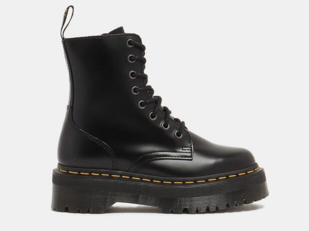 Looks com coturno preto 15jun26 Dr. Martens