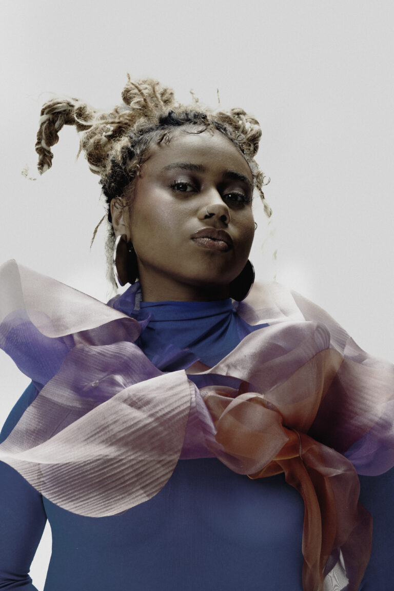 Melly lança “Mais forte que a dúvida”, seu segundo disco MELLY ALBUM 1.0