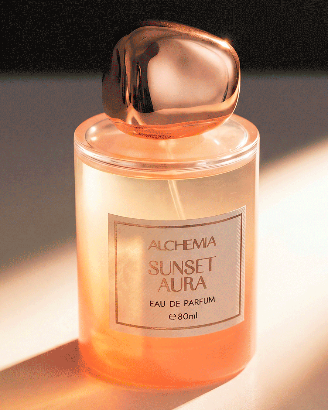 Alchemia, marca de beleza da Renner, lança sua primeira linha de perfumes Qb1cZYs6 GIF SITE