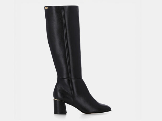 7 looks com botas para trabalho feminina que facilitam a rotina de inverno botas para trabalho feminina 17jun26 Luz da Lua