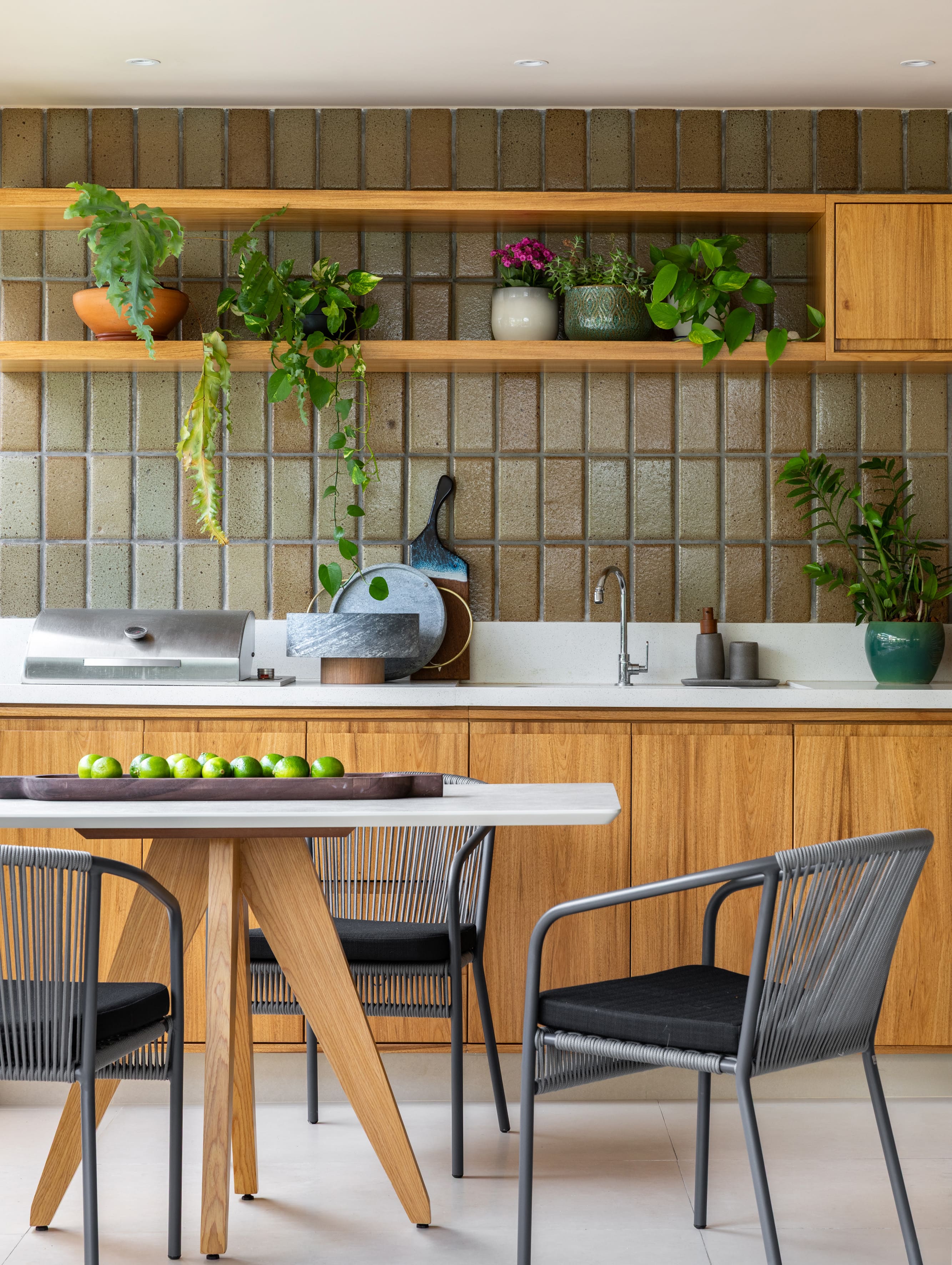 5 maneiras de criar um espaço com churrasqueira em apartamento