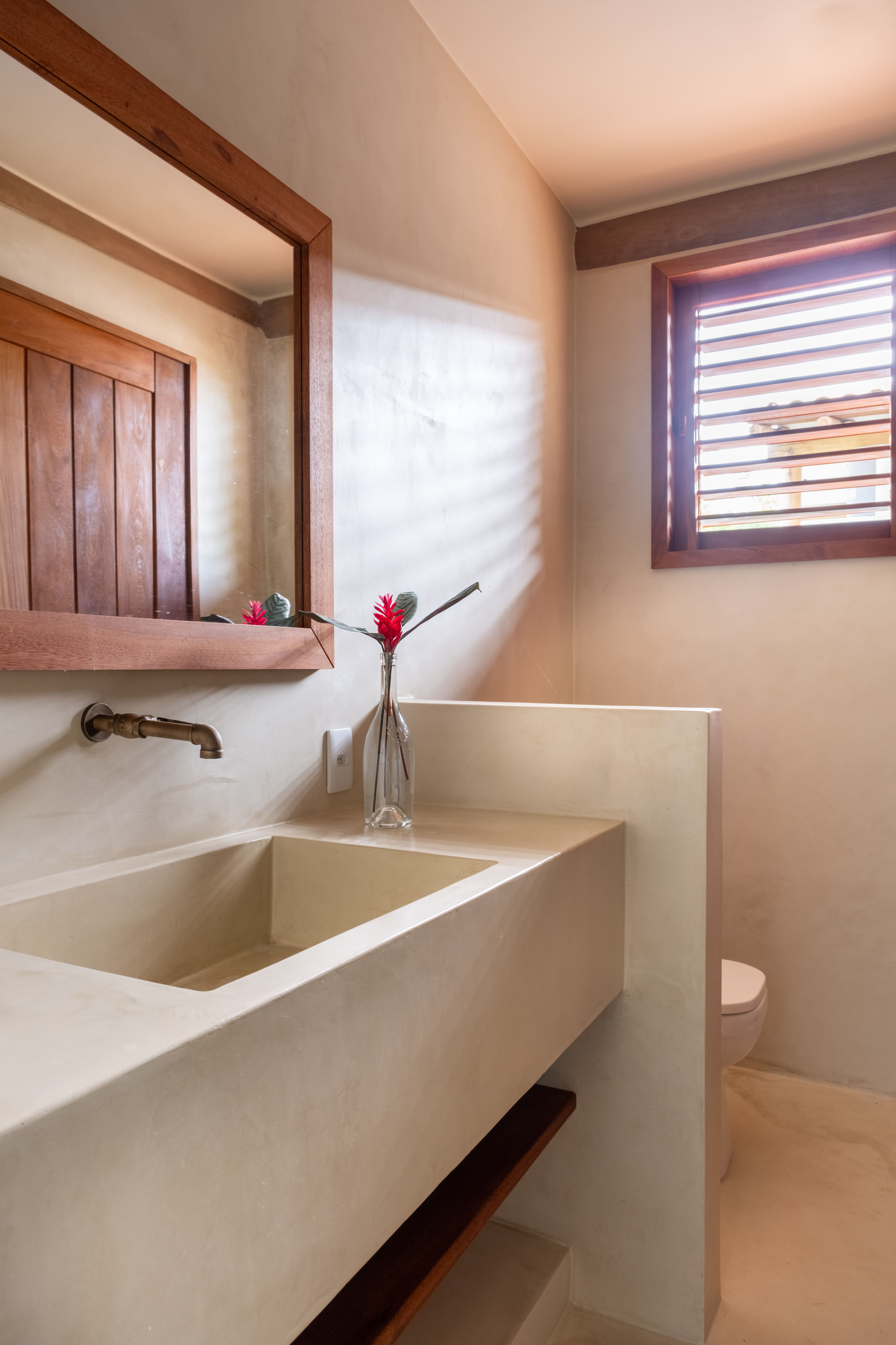 Lavabo pequeno? 6 soluções criativas que ampliam o espaço Lavabo pequeno? 6 soluções criativas que ampliam o espaço