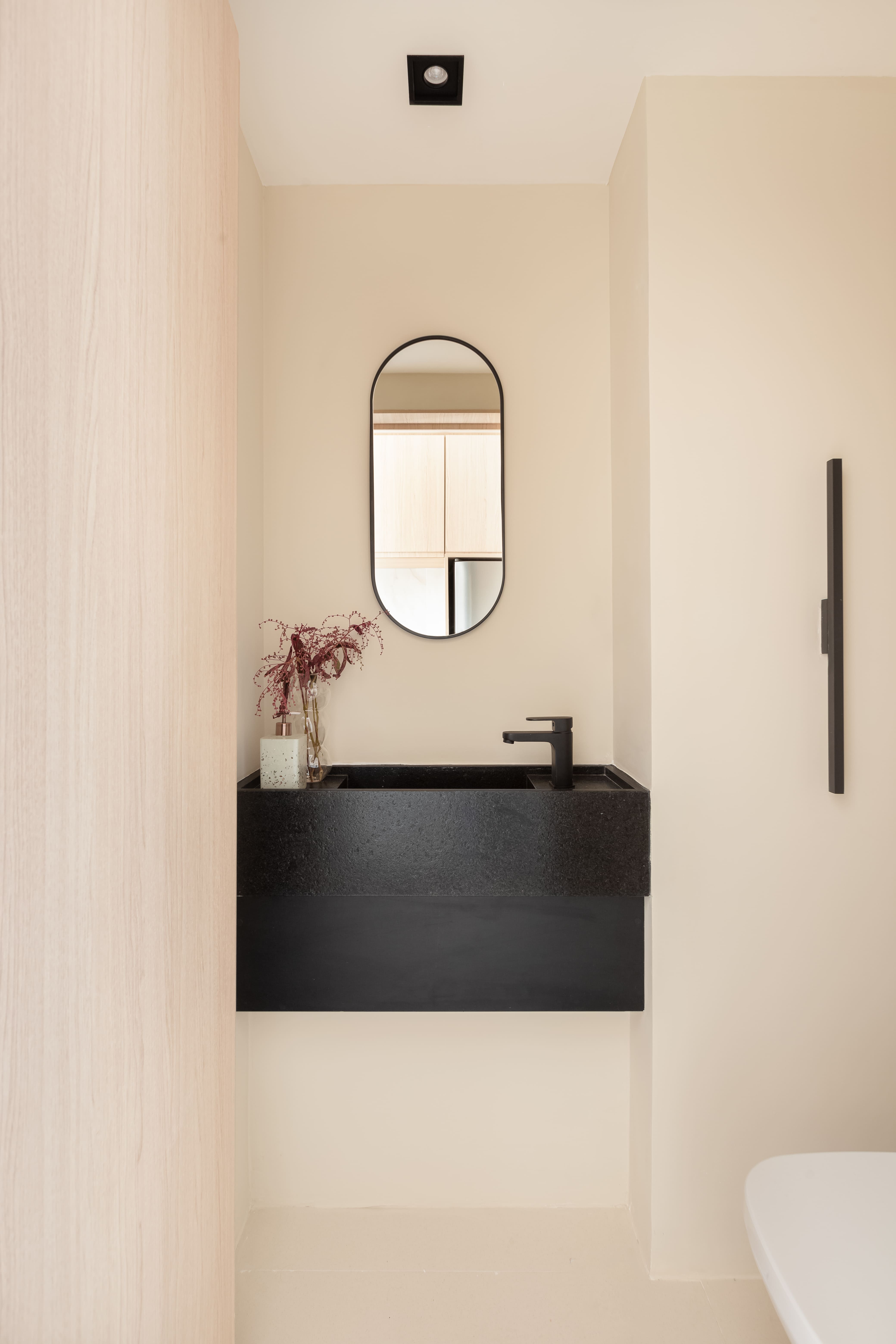 Lavabo pequeno? 6 soluções criativas que ampliam o espaço Lavabo pequeno? 6 soluções criativas que ampliam o espaço