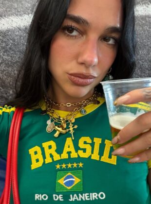 25 looks pra copa que vão além da camisa da seleção looks pra copa 26 dualipa