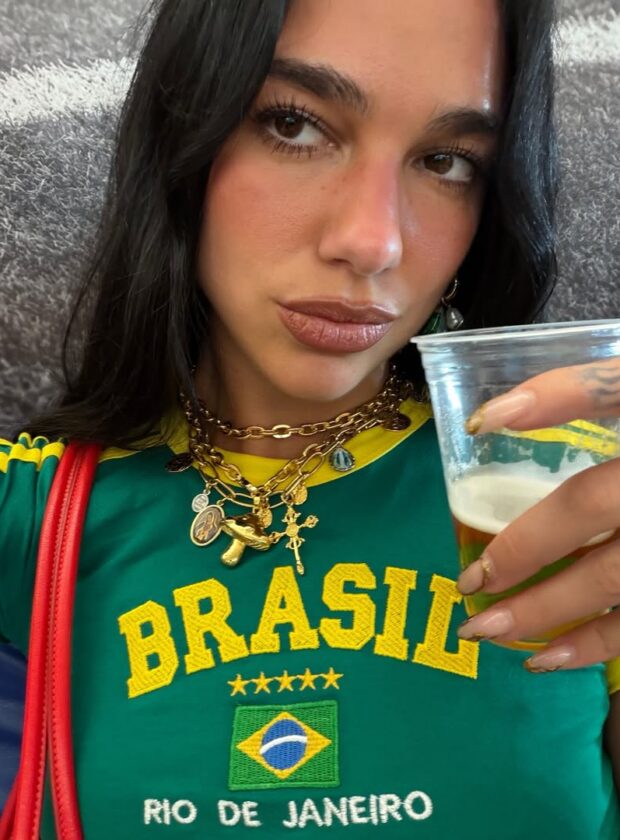 25 looks pra copa que vão além da camisa da seleção looks pra copa 26 dualipa