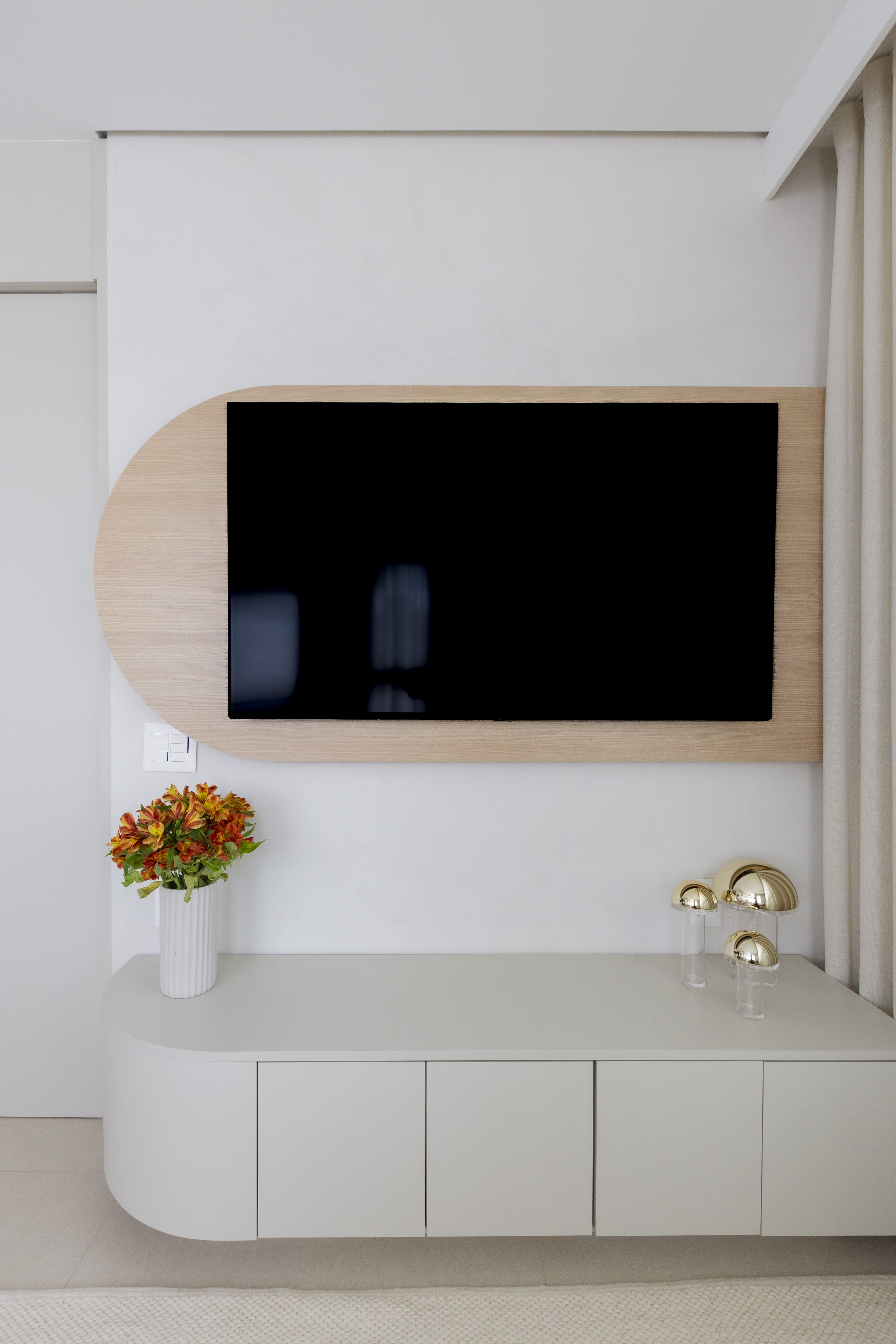 8 inspirações de painéis de televisão para instalar na sala 8 inspirações modernas de painéis de televisão para instalar na sala