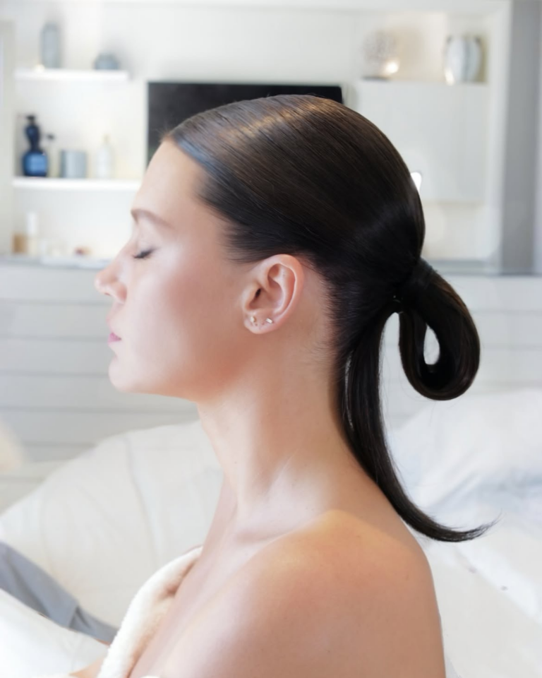 Além do coque improvisado: 7 penteados com cabelo preso que são práticos para a rotina penteados com cabelo preso (3)