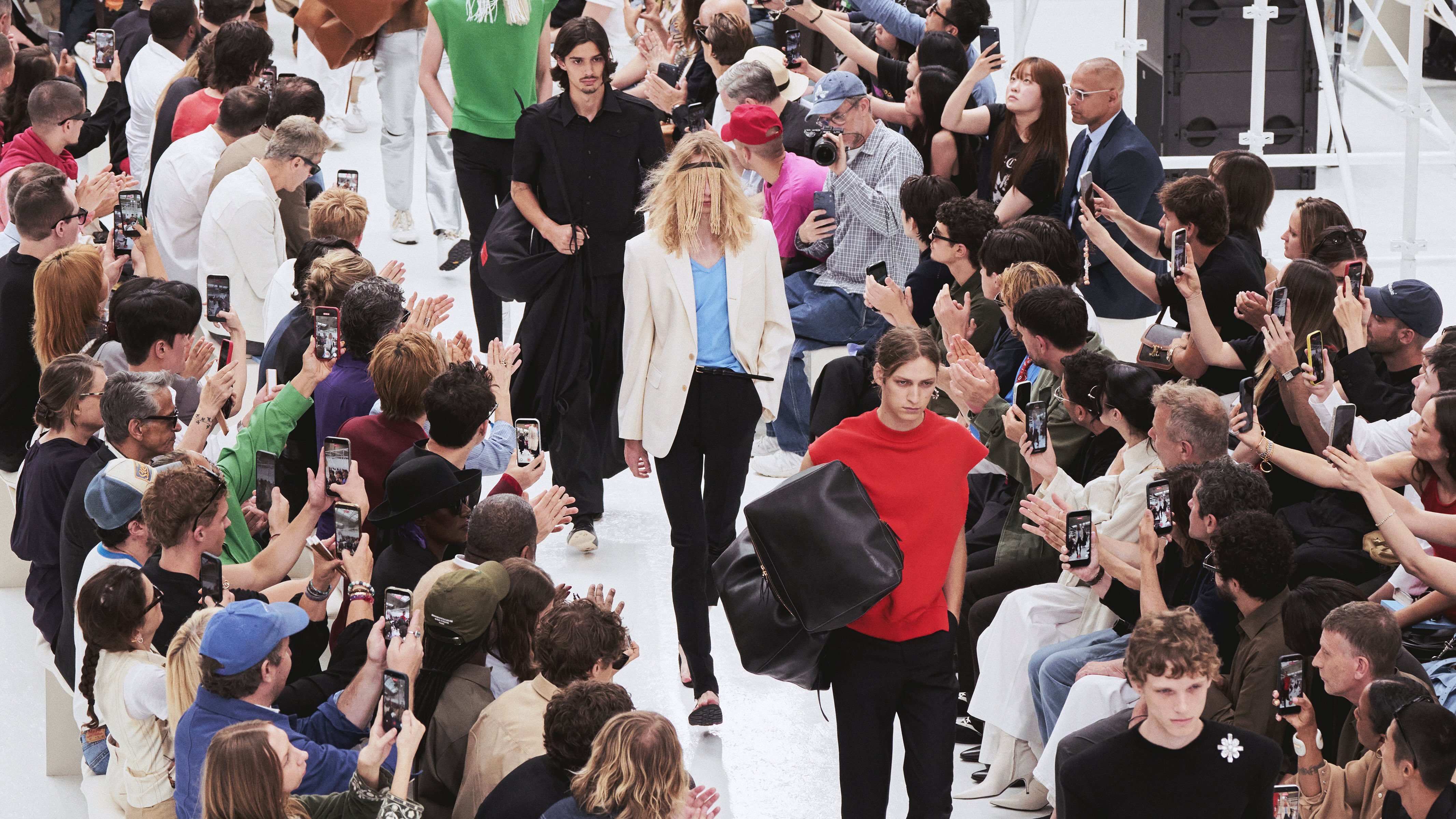 RE-SEE: Por que gostamos tanto da Celine Tendências de moda masculina do verão 2027.