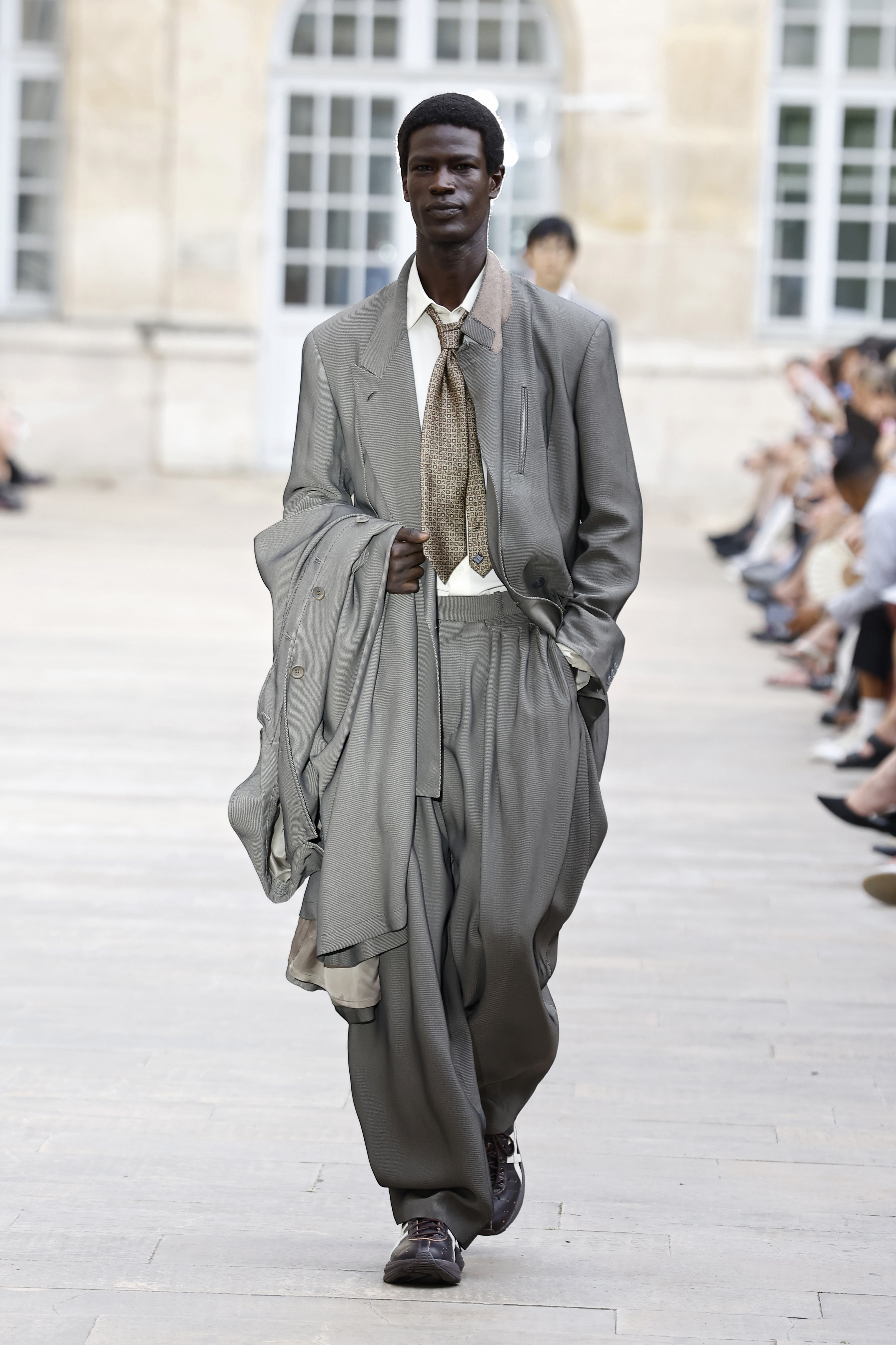 Tendências de moda masculina do verão 2027.