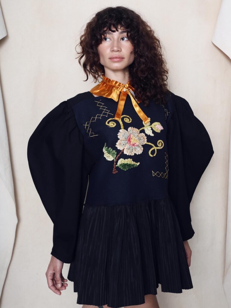 Inspirada em fantasias e modelagens antigas, Paula Rondon expande paixão por vintage em marca homônima Paula Rondon