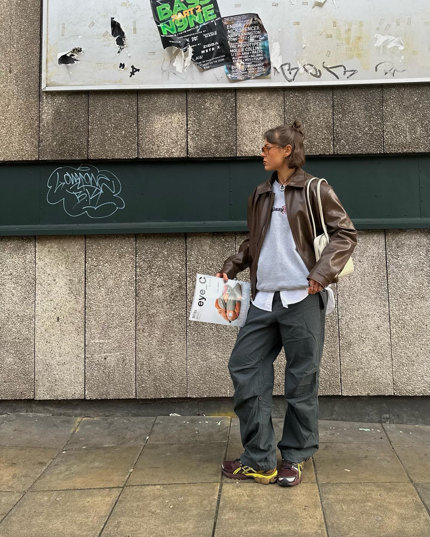 A calça cargo feminina é o segredo para inovar o look de inverno look com calça cargo feminina