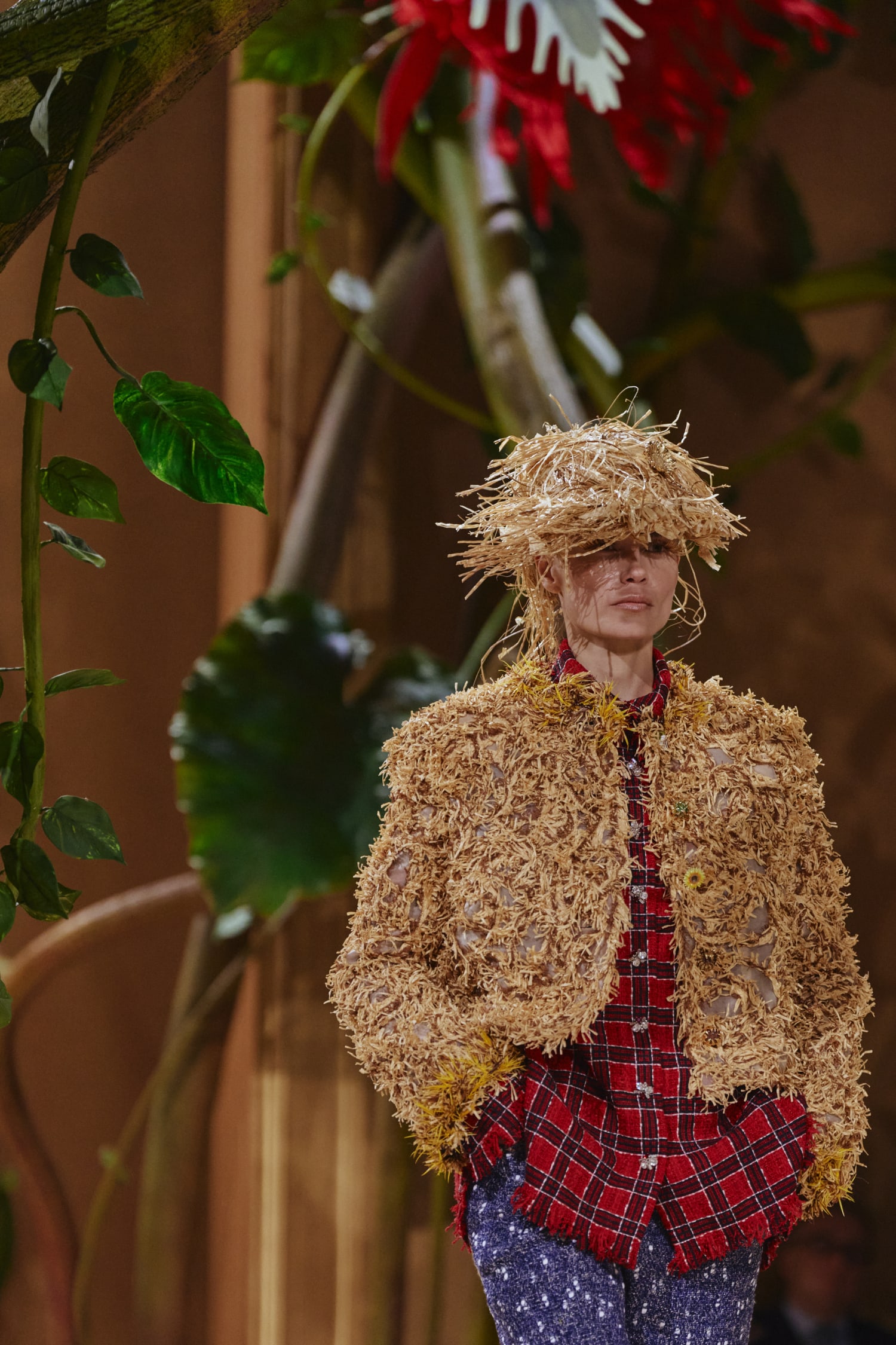 Um raio-x no espantalho do inverno 2026 de alta-costura da Chanel Detalhes do look 15 do inverno 2026 de alta-costura da Chanel.