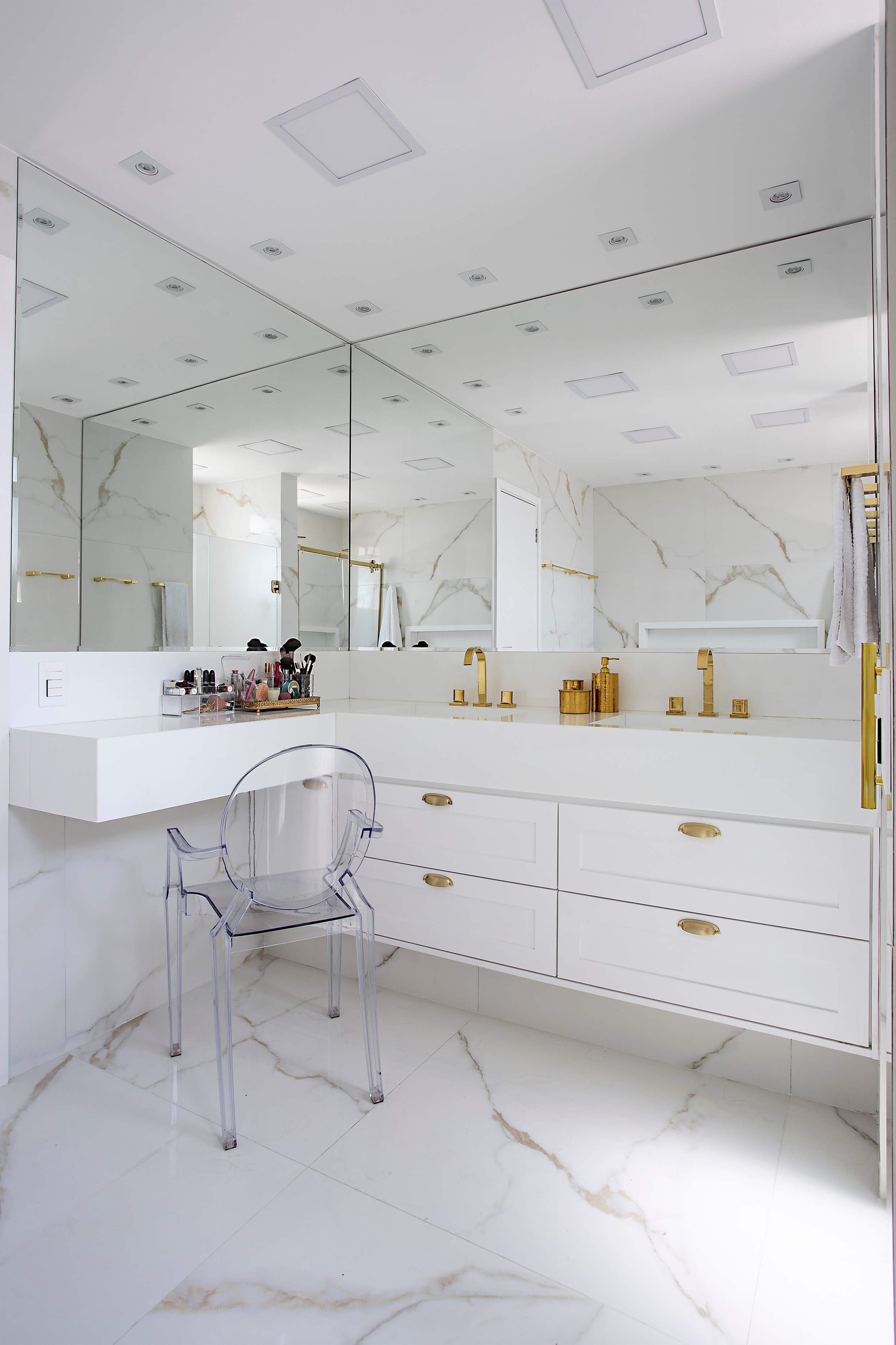 7 maneiras de modernizar a decoração dos banheiros sem gastar muito