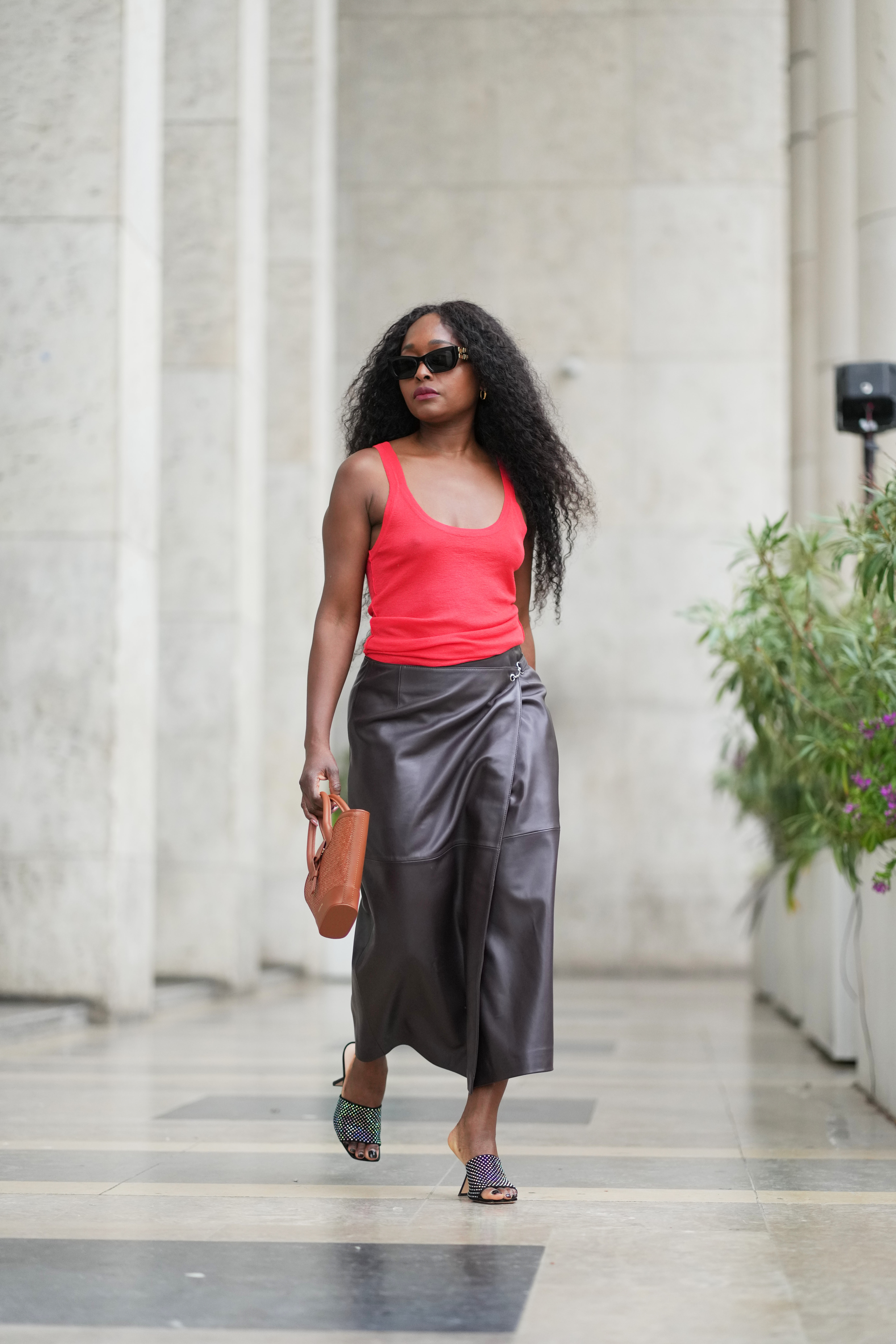 look com saia de couro
