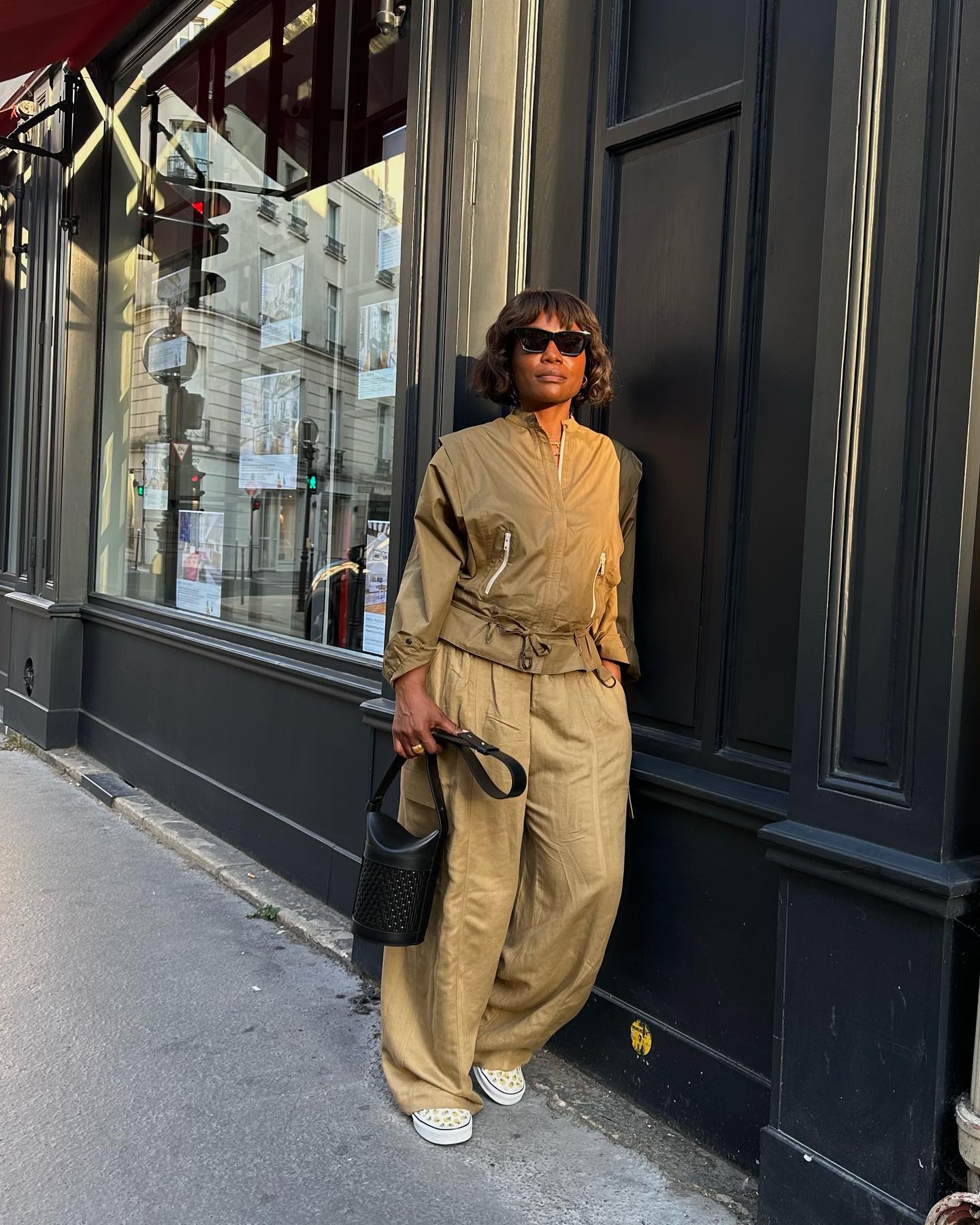 Além do preto: 5 paletas para inovar no look monocromático de inverno look monocromático