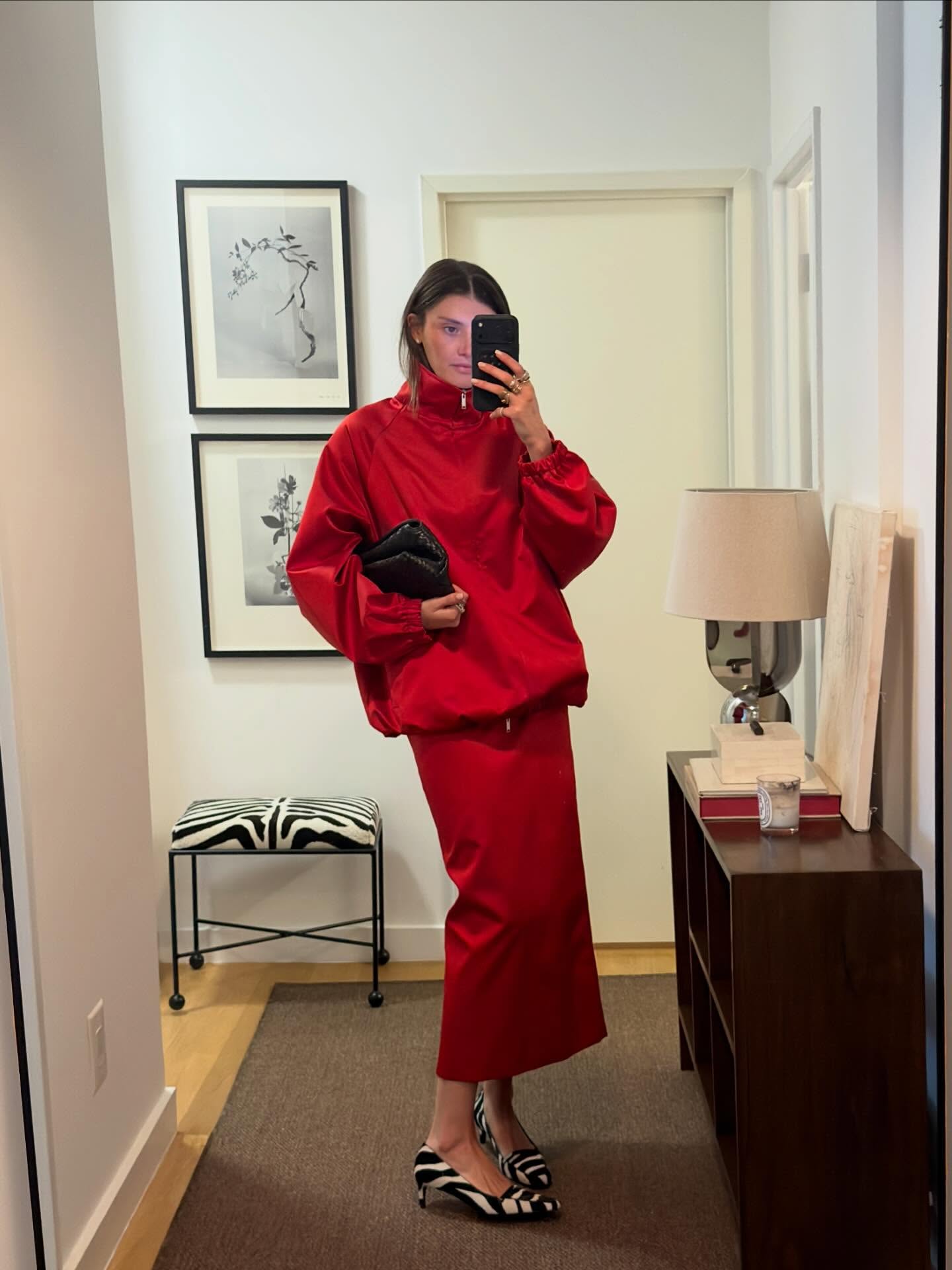 Além do preto: 5 paletas para inovar no look monocromático de inverno look monocromático