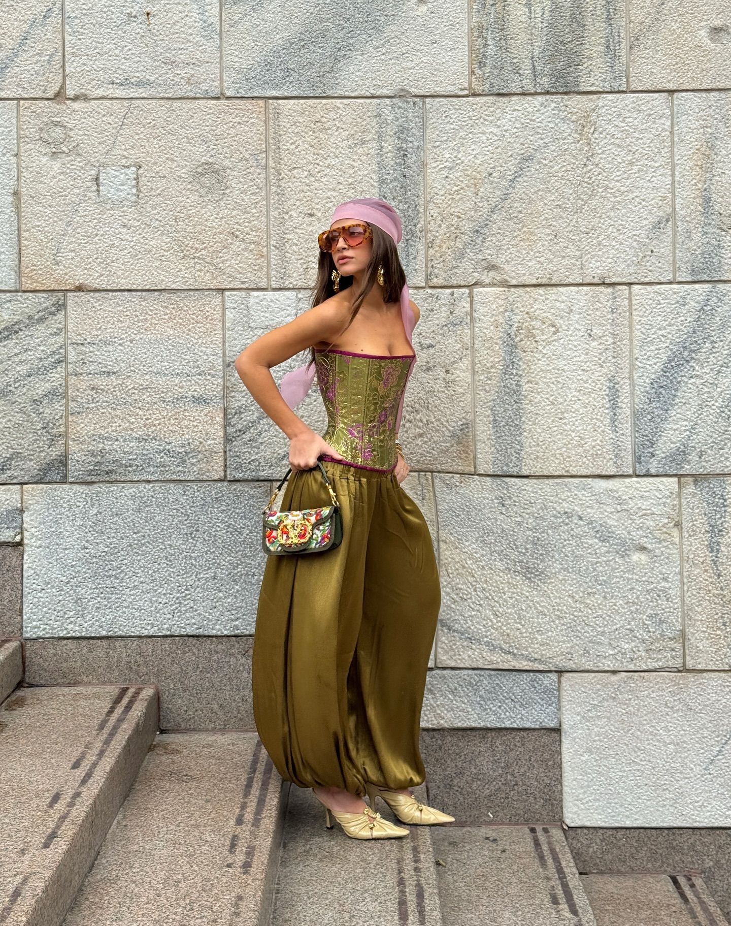 looks com corset