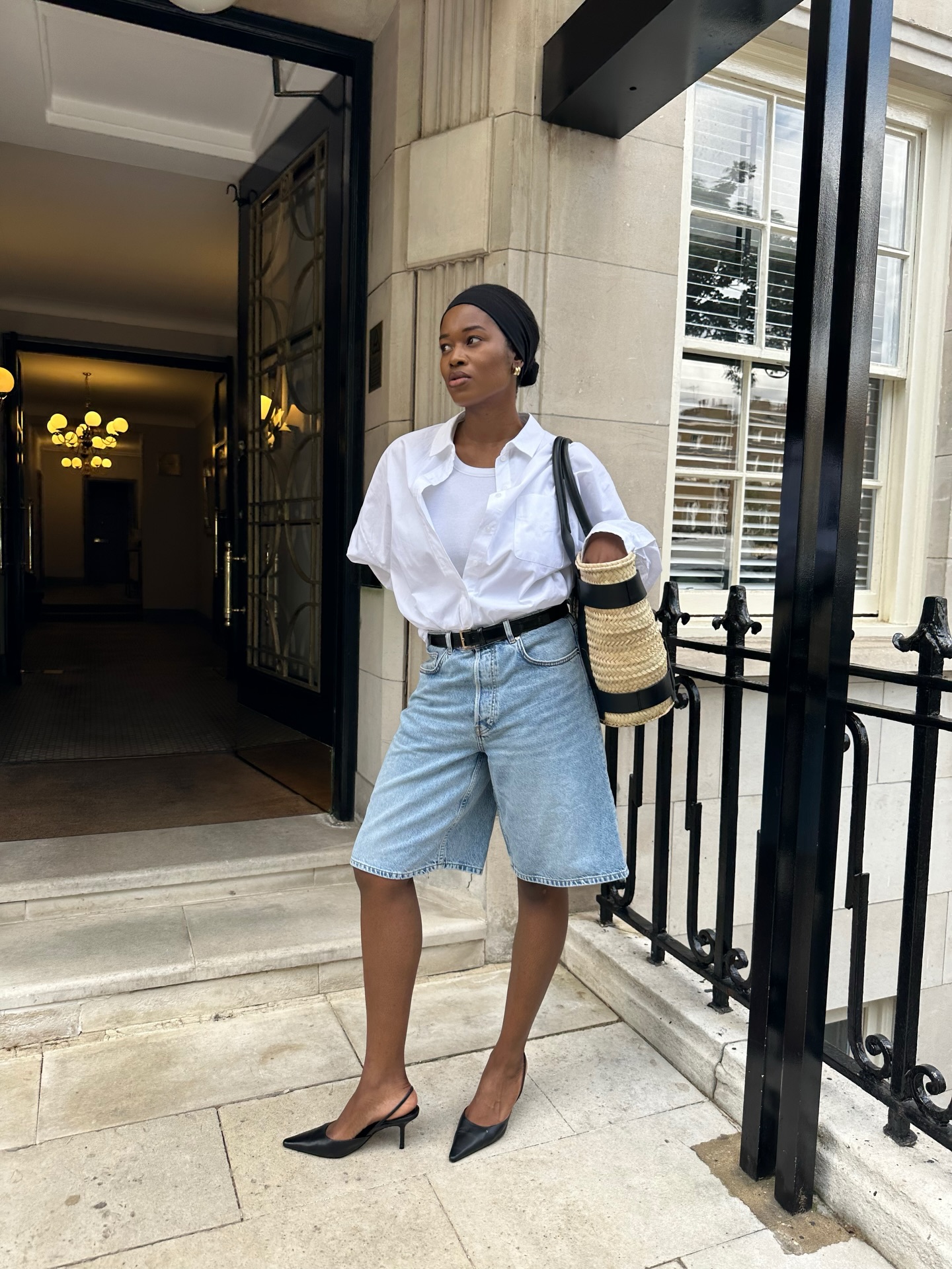 Para todas as horas: 5 looks estilosos que têm a regata branca como base looks com regata branca que fogem do óbvio