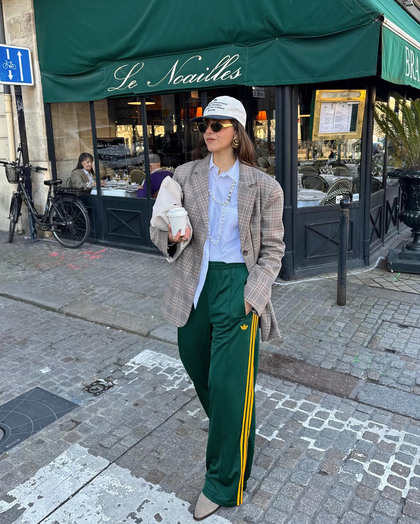 6 peças confortáveis para implementar nos looks para viajar de avião looks para viajar de avião